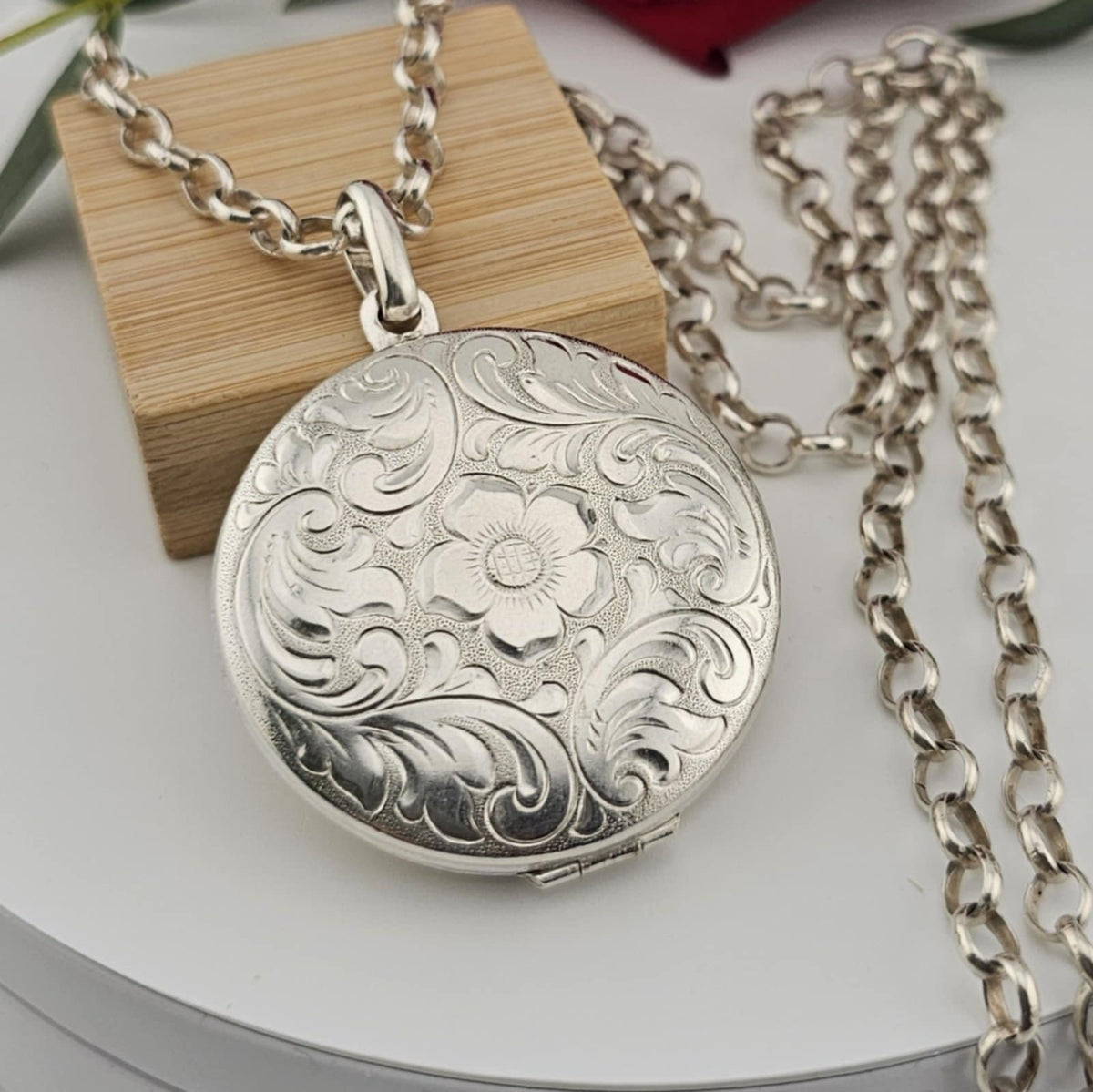vintage 925 sterling silver necklace pendant locket floral design