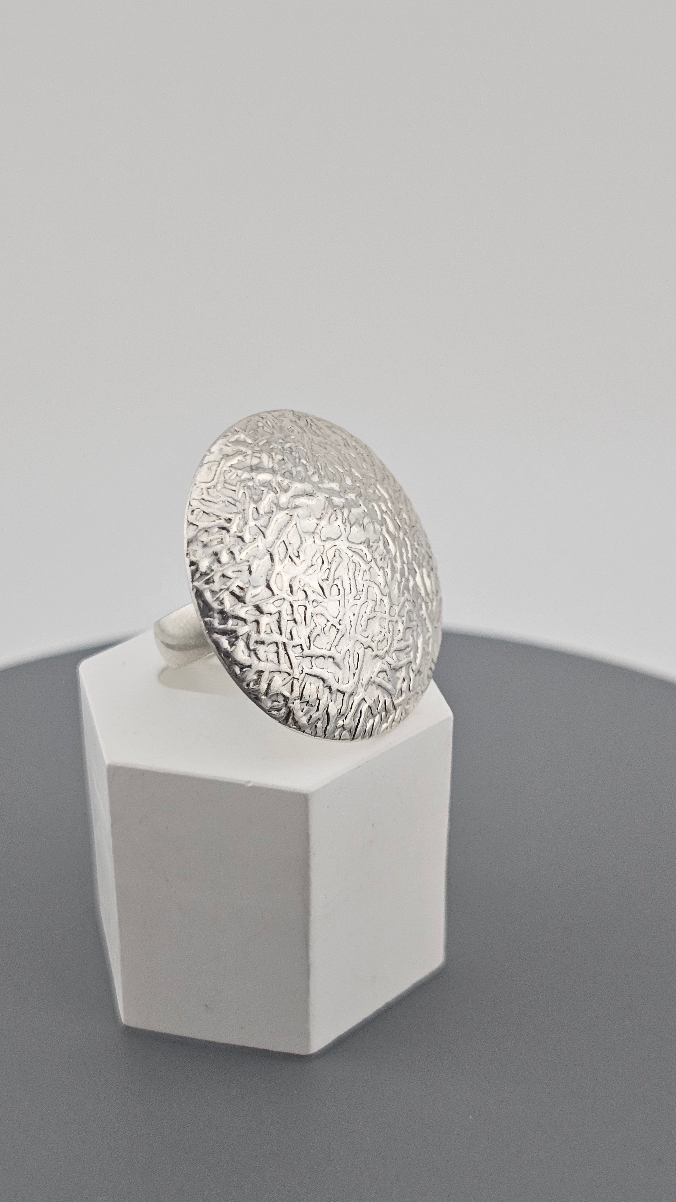 925 Sterling Silver Large,Round, Textured Statement Ring,size O 1/2
