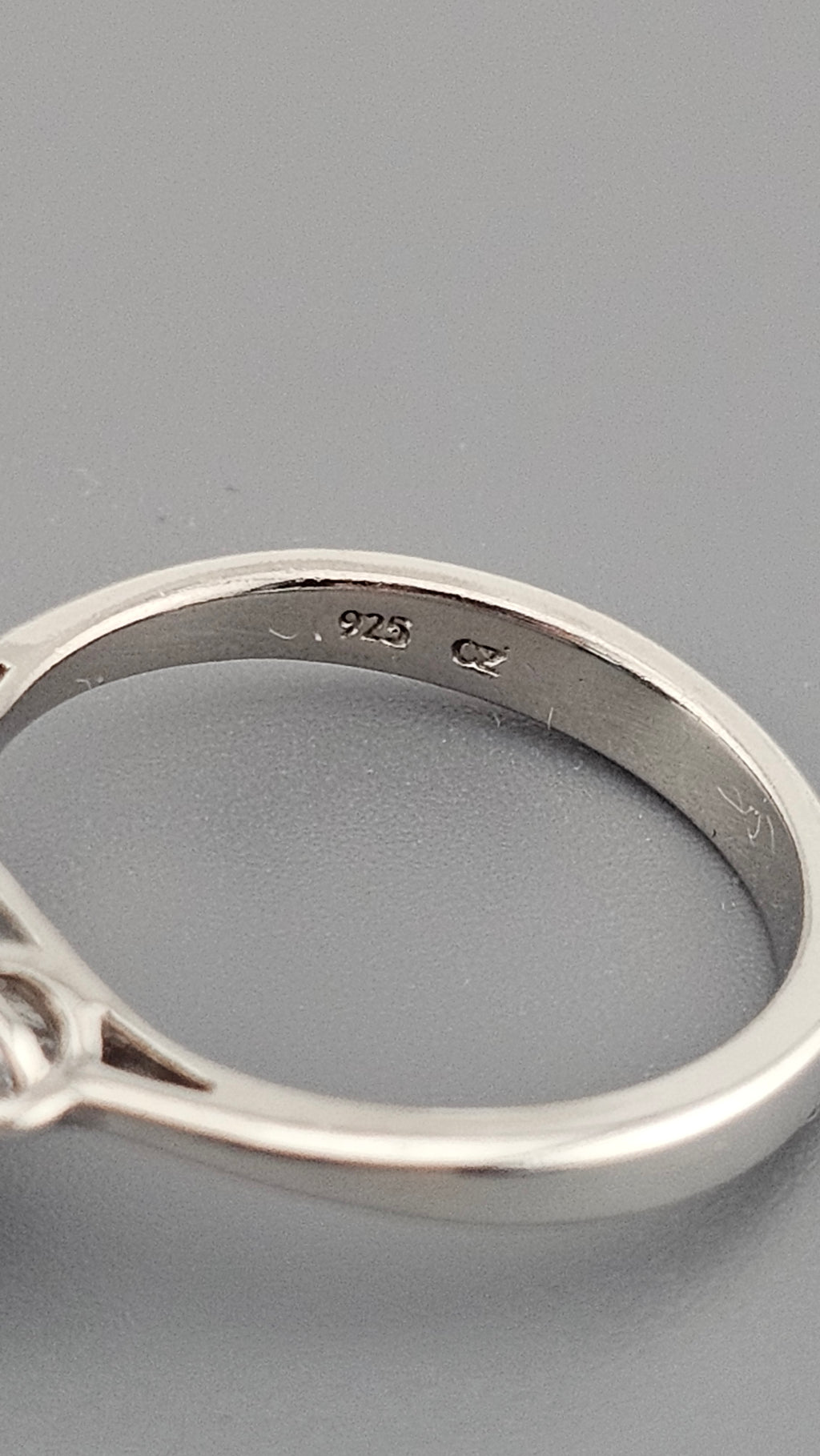 925 Sterling Silver Three Stone Set Ring,size M