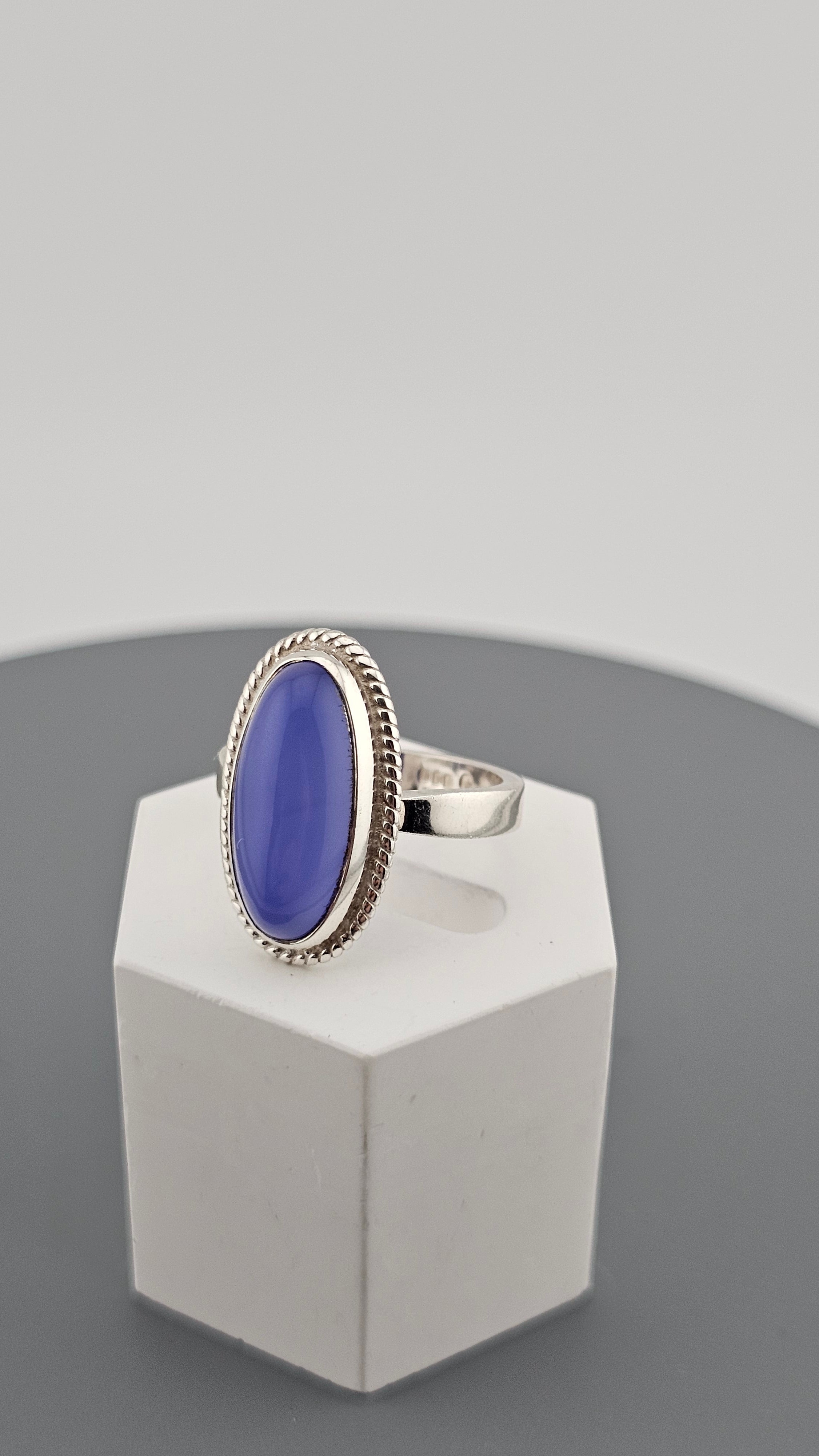 Vintage 1986 Edinburgh Sterling Silver Ring set with Blue Chalcedony, size M 1/2