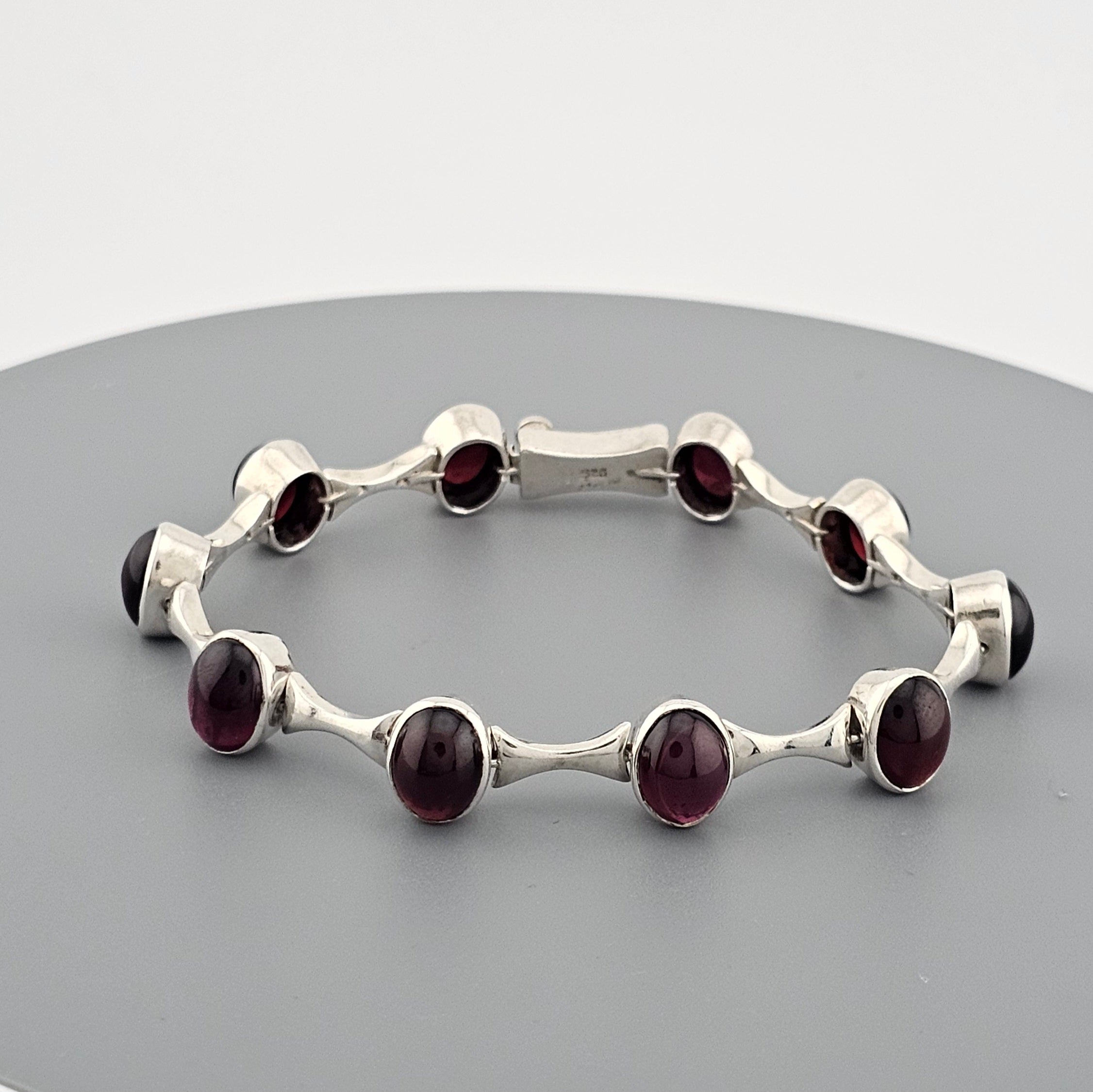 Vintage 925 Sterling Silver Bracelet set with Natural Cabochon Garnets