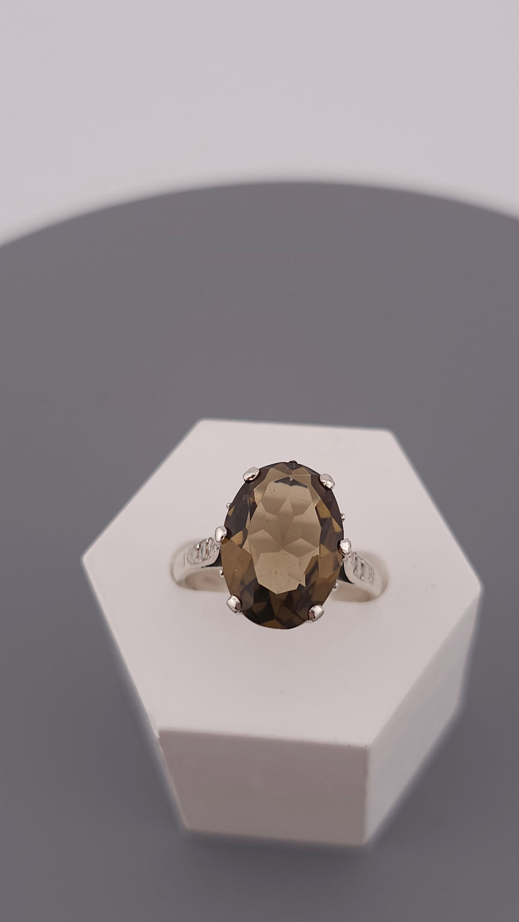 Vintage 925 Sterling Silver Solitaire Ring set with Large Smokey Quartz Gemstone, size L 1/2