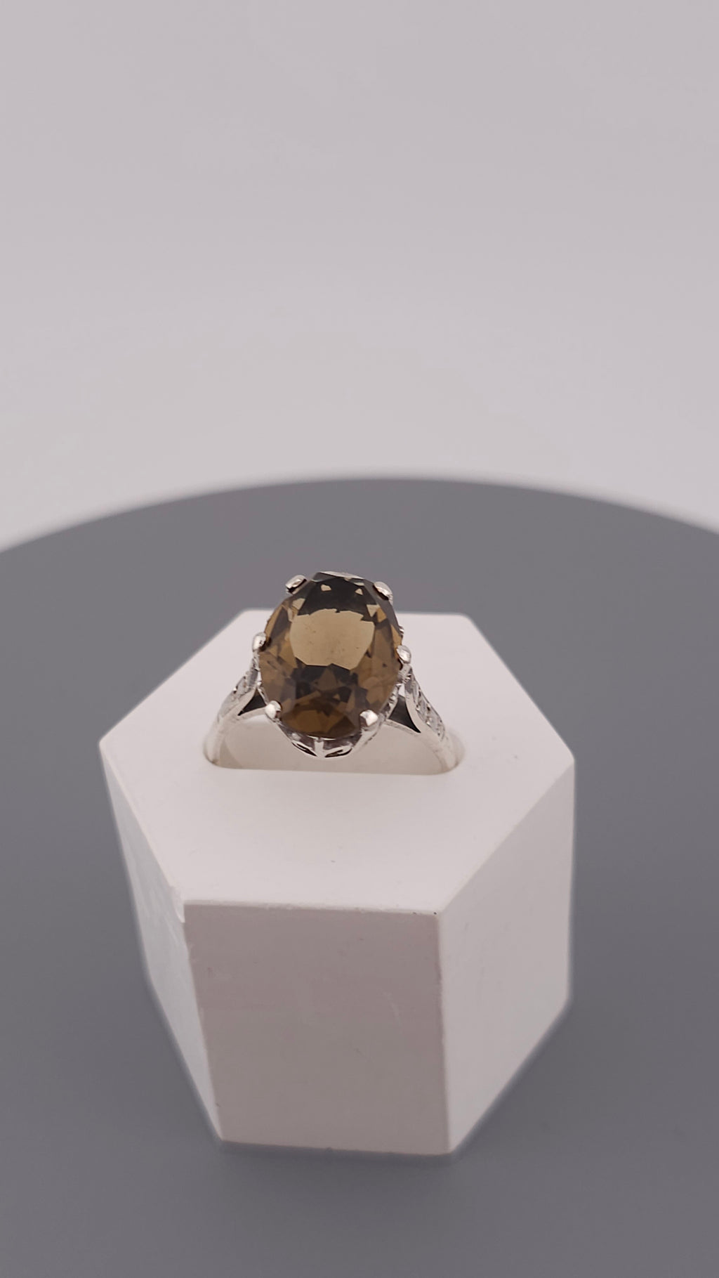 Vintage 925 Sterling Silver Solitaire Ring set with Large Smokey Quartz Gemstone, size L 1/2