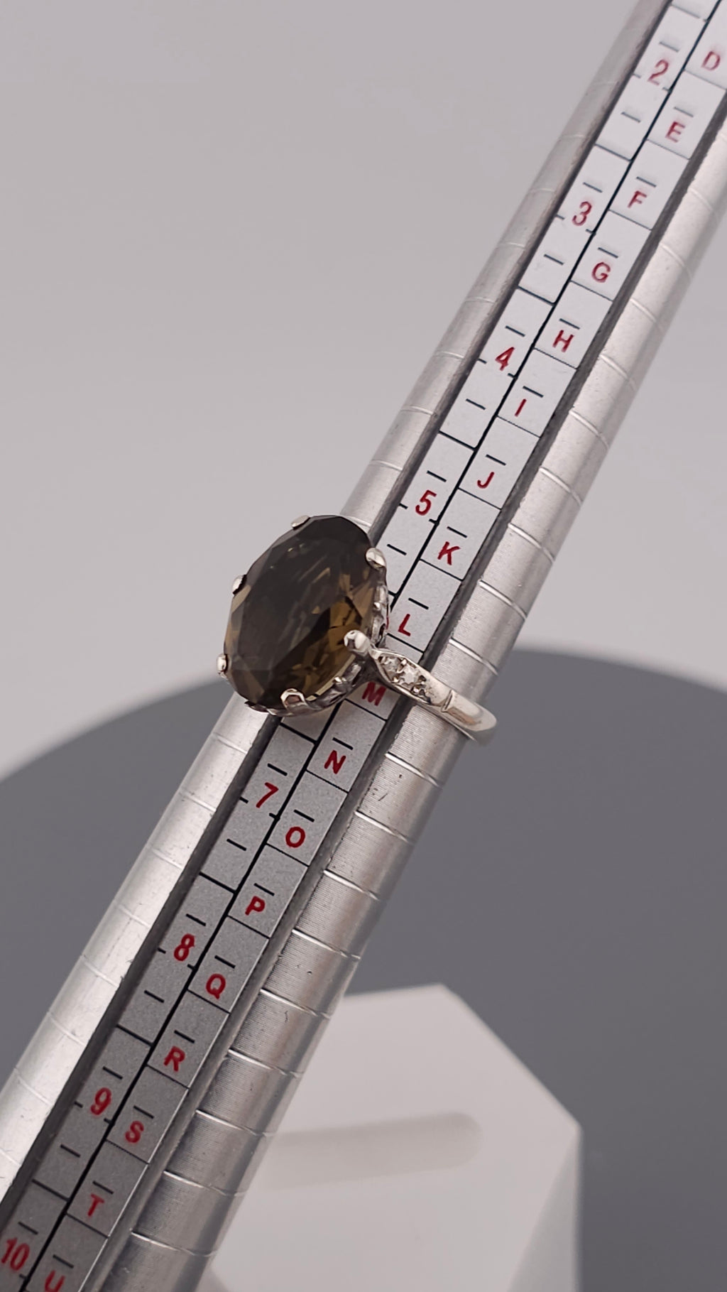 Vintage 925 Sterling Silver Solitaire Ring set with Large Smokey Quartz Gemstone, size L 1/2