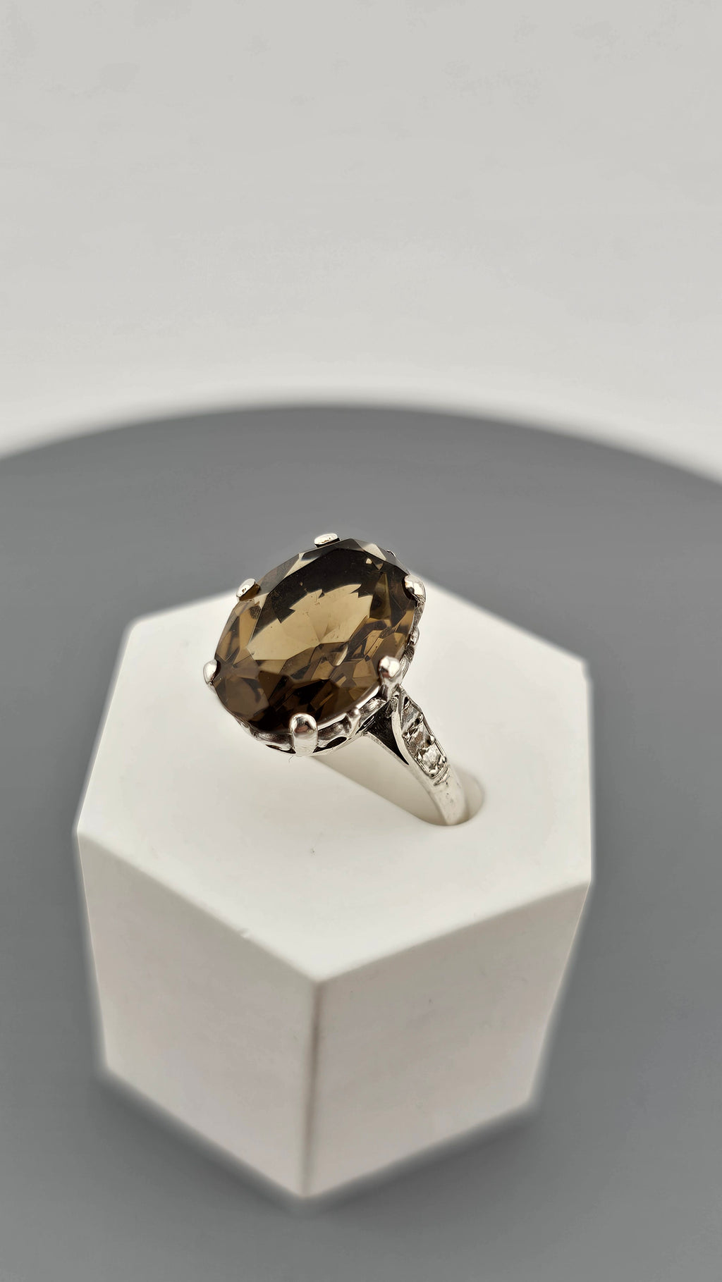 Vintage 925 Sterling Silver Solitaire Ring set with Large Smokey Quartz Gemstone, size L 1/2