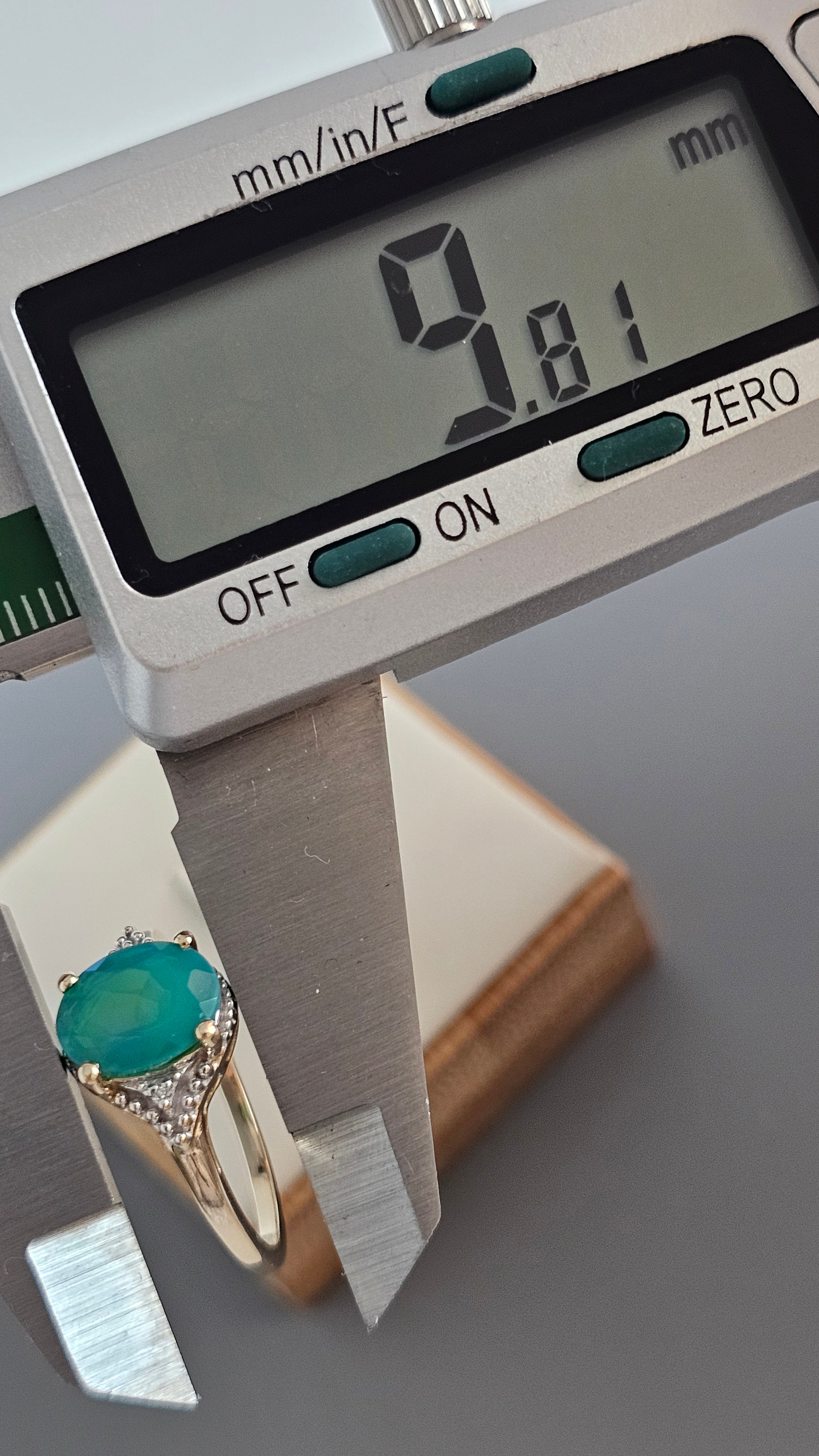 Elegant 10ct Yellow Gold Natural Green Opal & Diamond Accent Ring