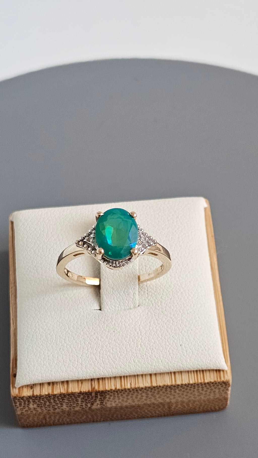 Elegant 10ct Yellow Gold Natural Green Opal & Diamond Accent Ring