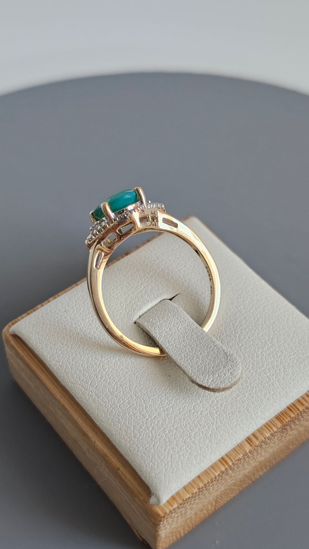 Elegant 10ct Yellow Gold Natural Green Opal & Diamond Accent Ring