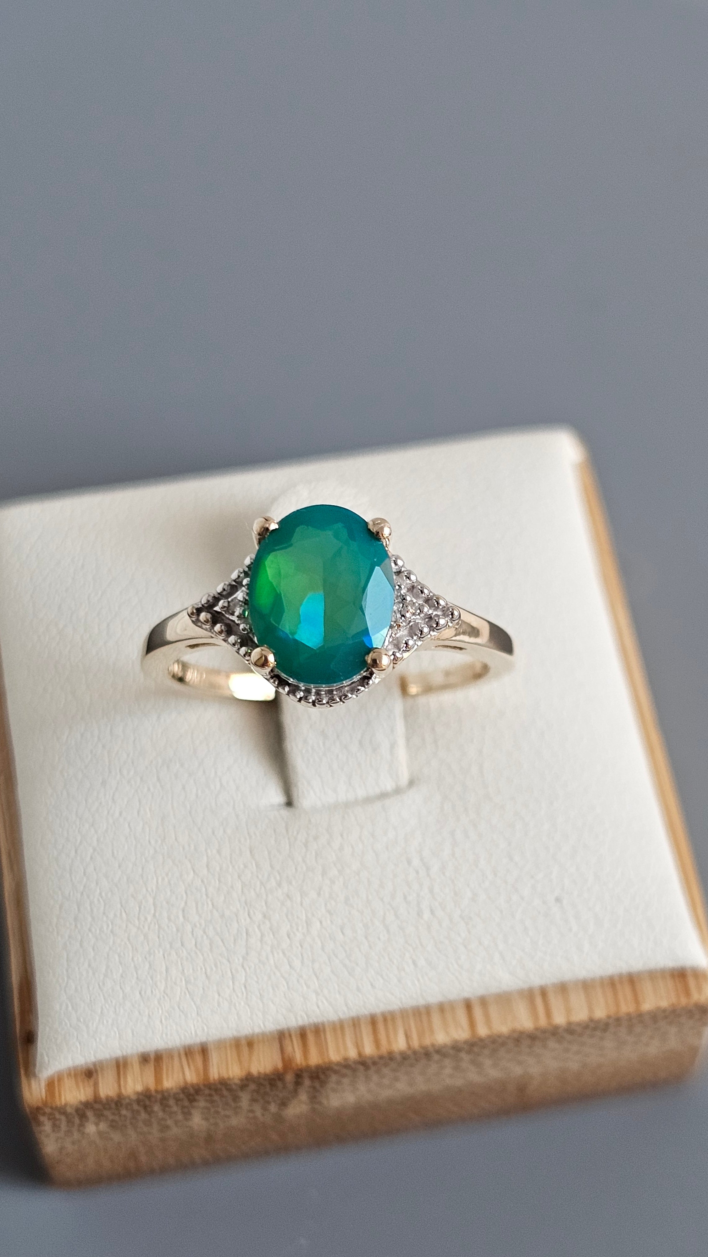 Elegant 10ct Yellow Gold Natural Green Opal & Diamond Accent Ring