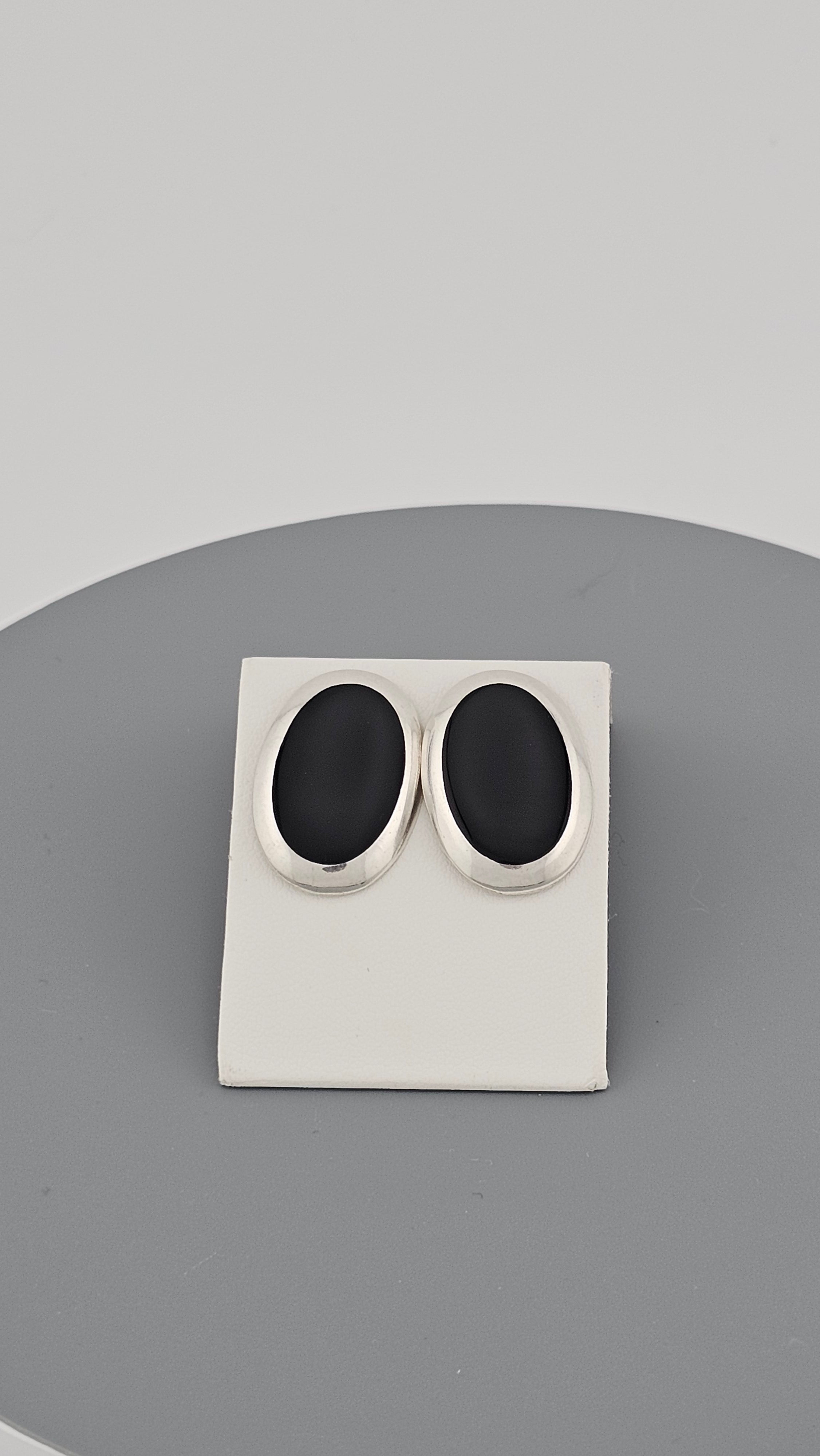 925 Sterling Silver Large Oval Stud Earrings set with Black Onyx