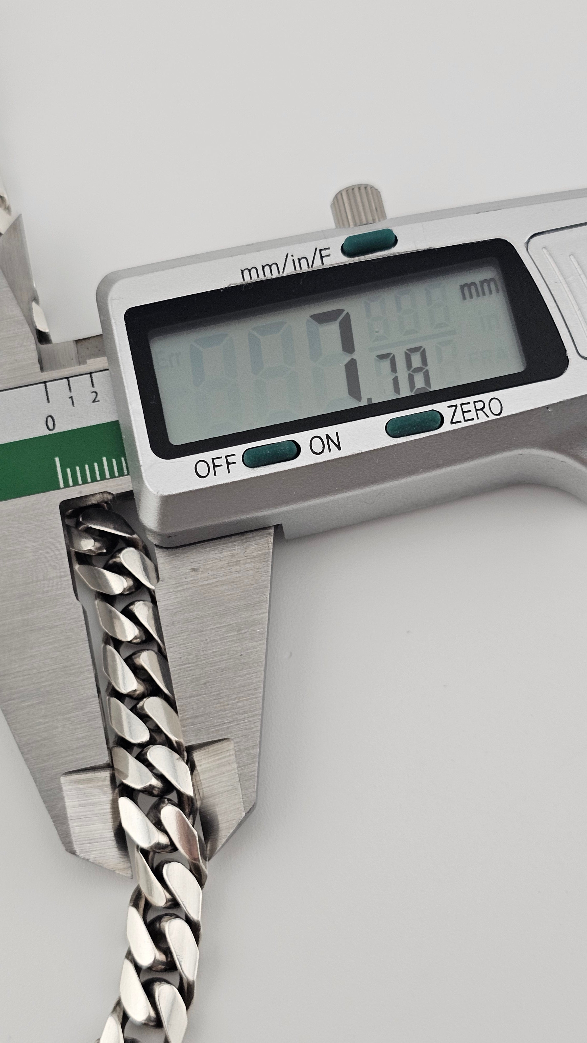 Solid 925 Sterling Heavy Weight Cuban Chain , length 56.5 cm