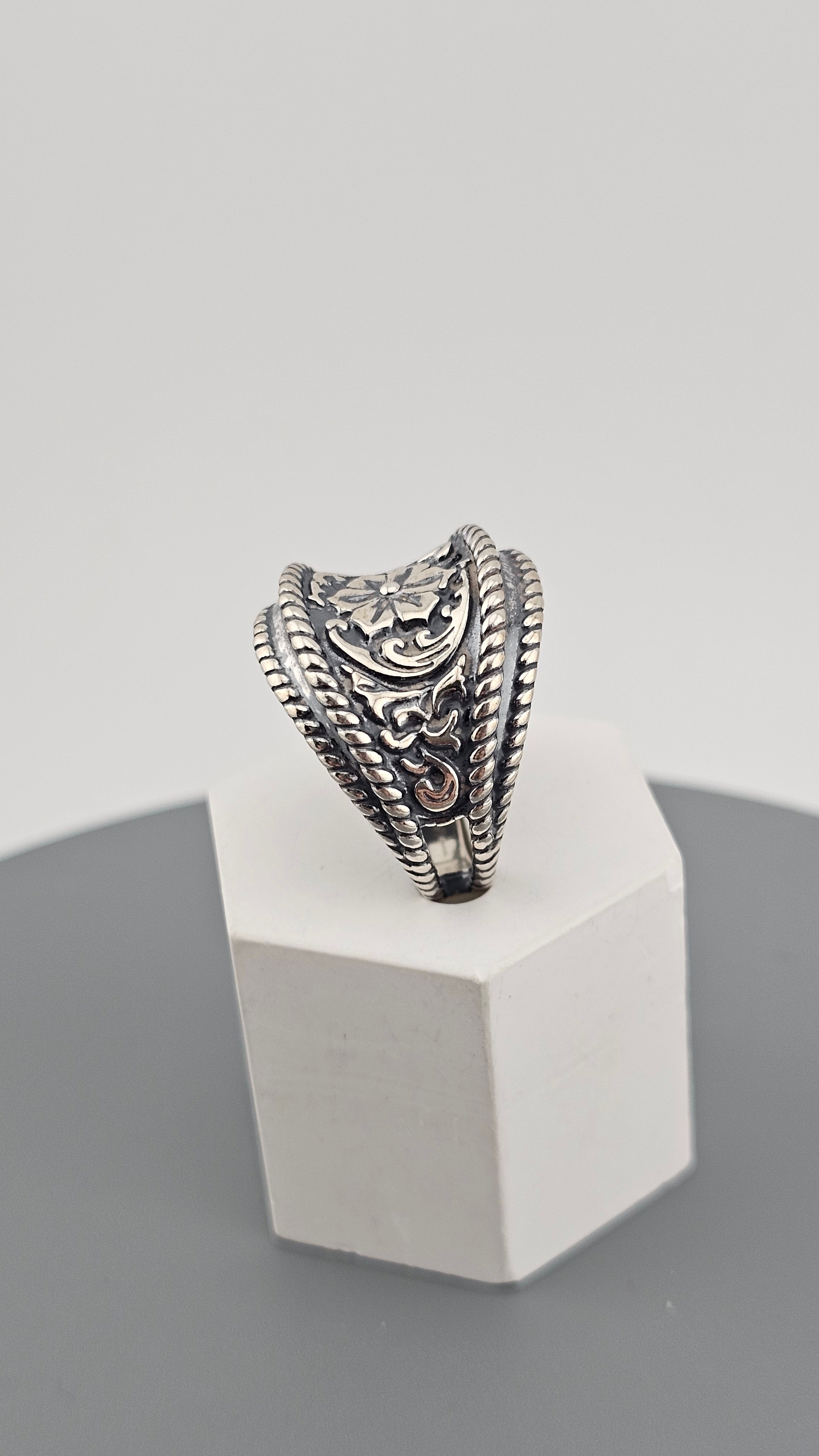 925 Sterling Silver Carolyn Pollack Wide Band Floral Ring , size P 1/2