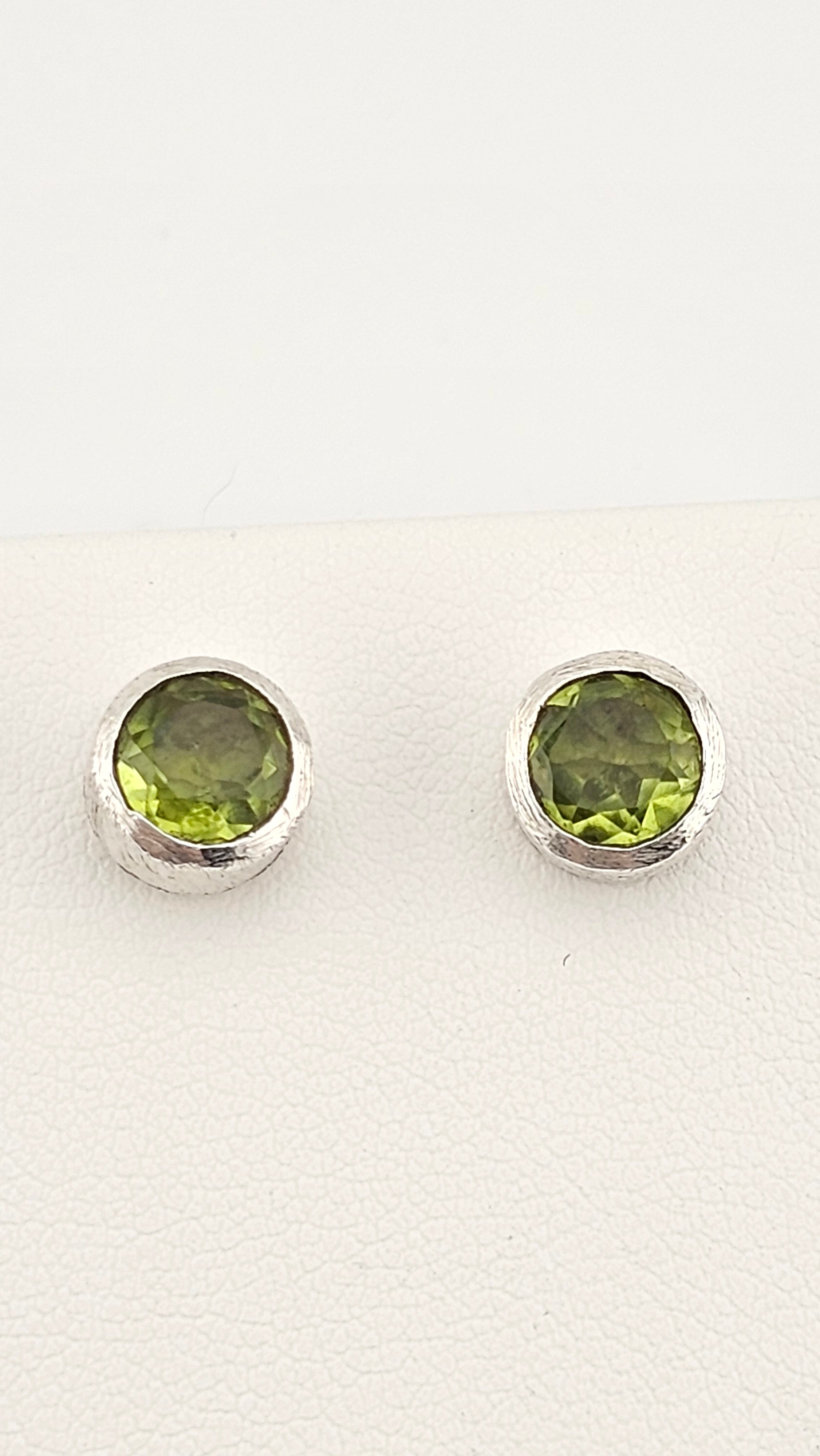 Vintage Sterling Silver Peridot Studs - Textured Bezel Set Earrings - 7.5mm