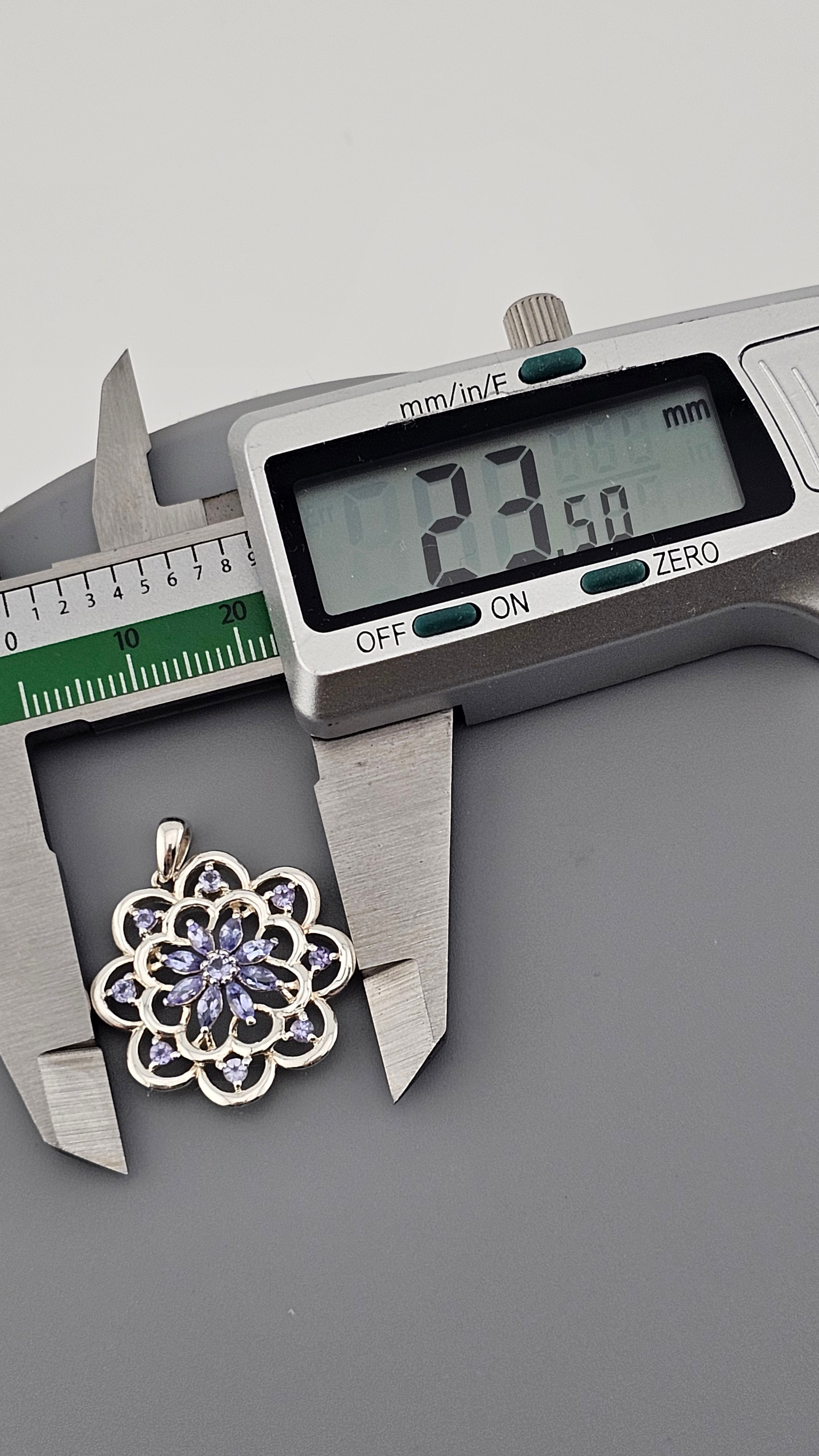 Vintage 925 Sterling Silver Tanzanite Flower Pendant 26mm - Pre-owned