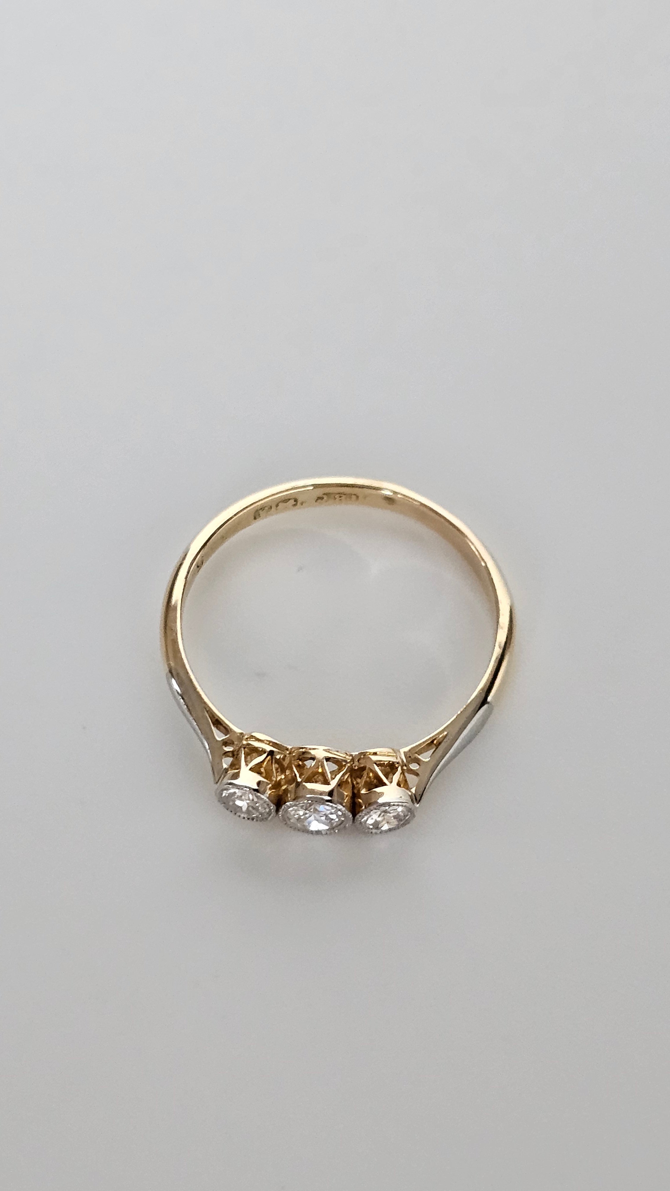 Elegant 18ct Yellow Gold 0.36ct Natural Diamond Trilogy Ring