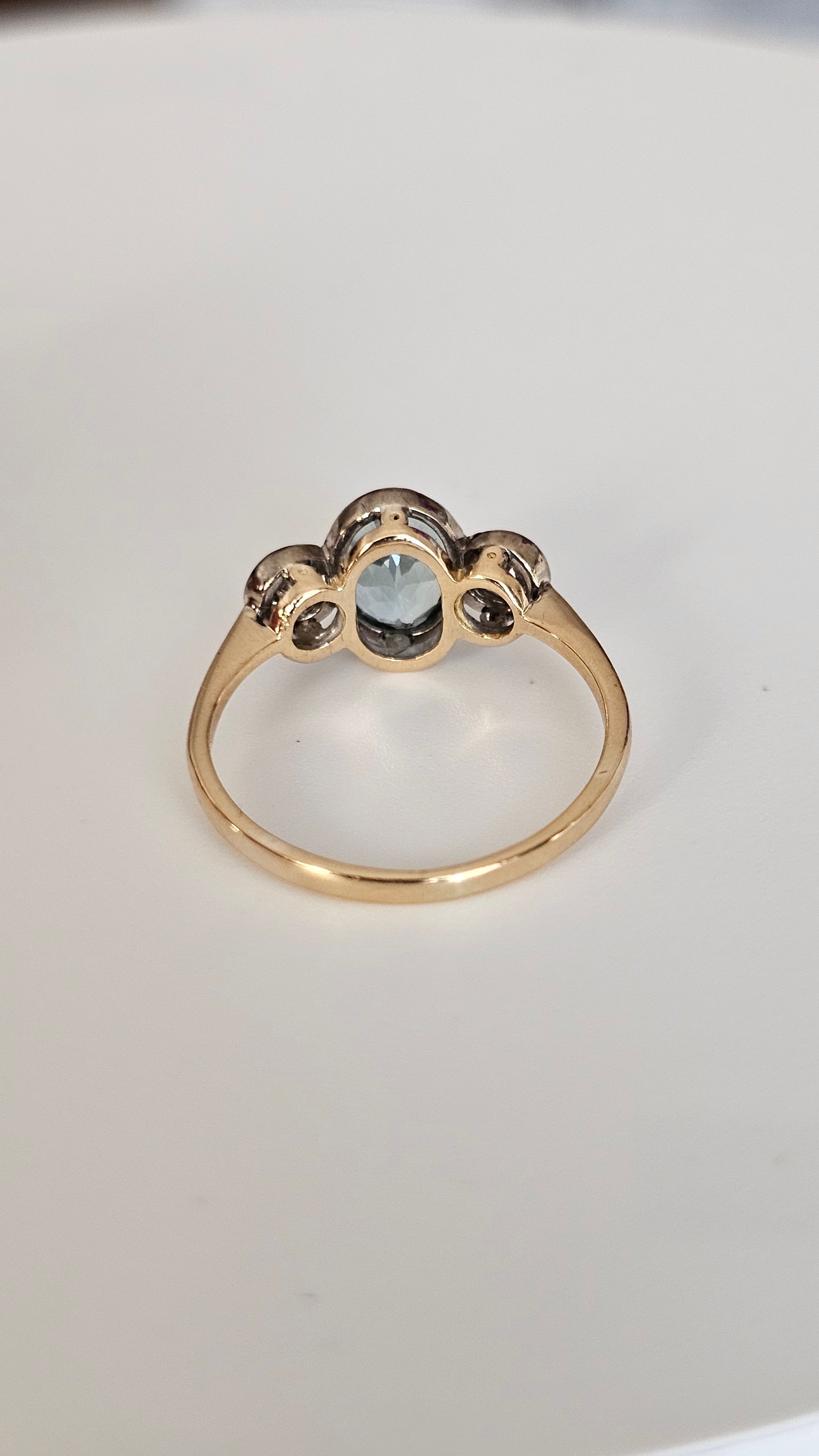 Pre-Loved 18K Yellow Gold Natural Aquamarine (1.25ct) & Diamond Trilogy Ring - Size UK N (2.65g) - WGI Certified