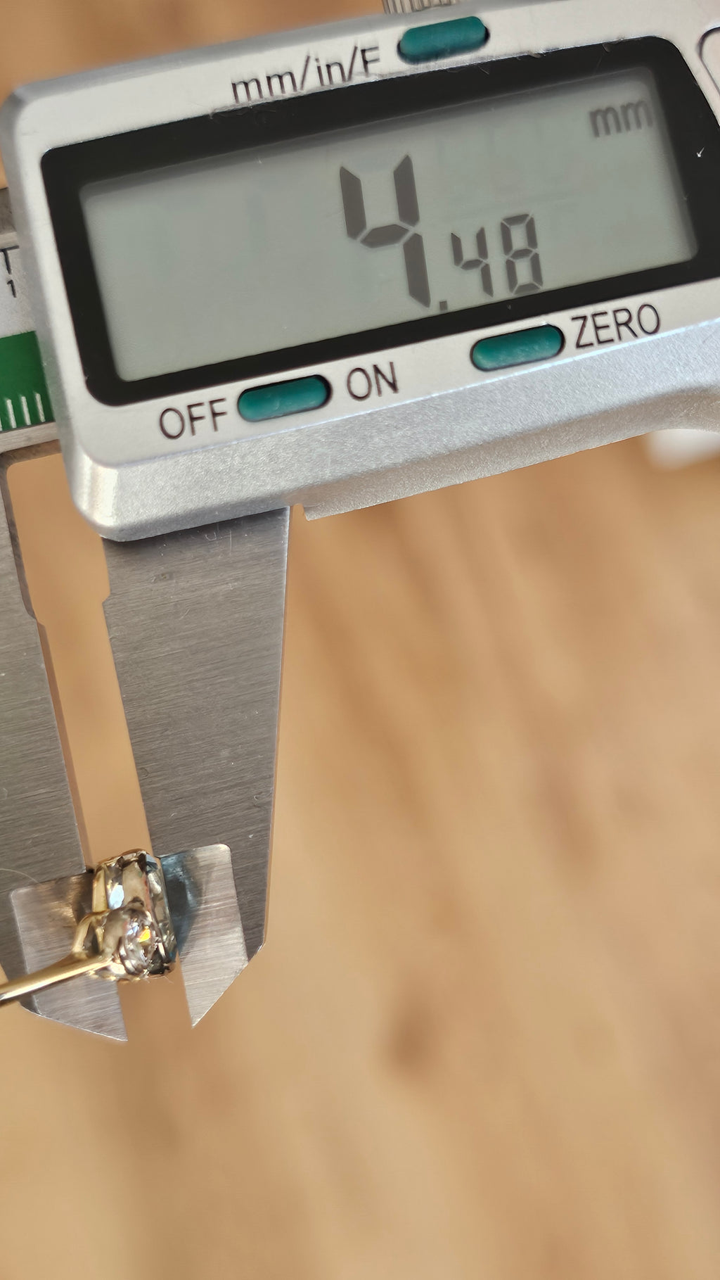 Pre-Loved 18K Yellow Gold Natural Aquamarine (1.25ct) & Diamond Trilogy Ring - Size UK N (2.65g) - WGI Certified