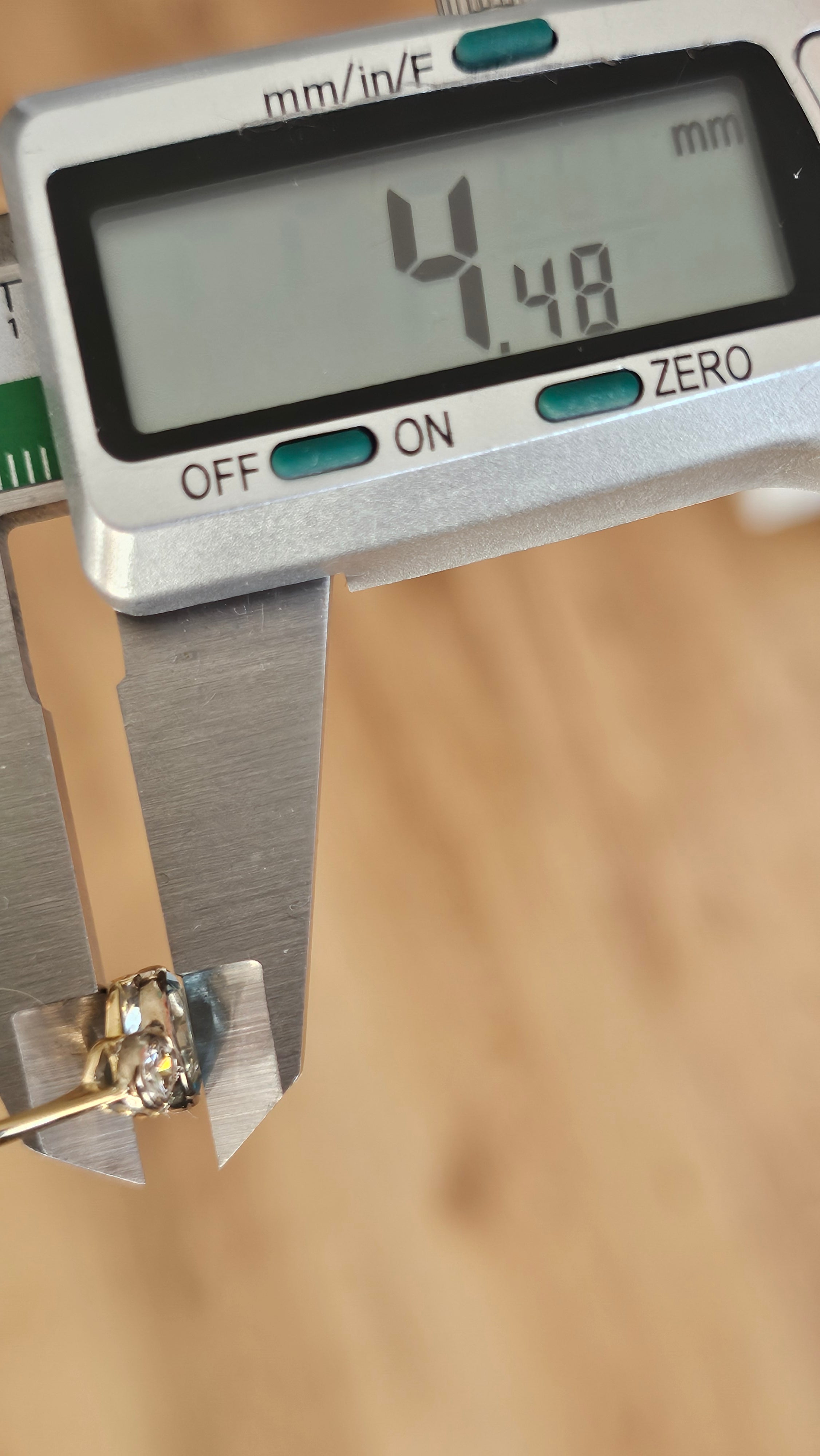 Pre-Loved 18K Yellow Gold Natural Aquamarine (1.25ct) & Diamond Trilogy Ring - Size UK N (2.65g) - WGI Certified