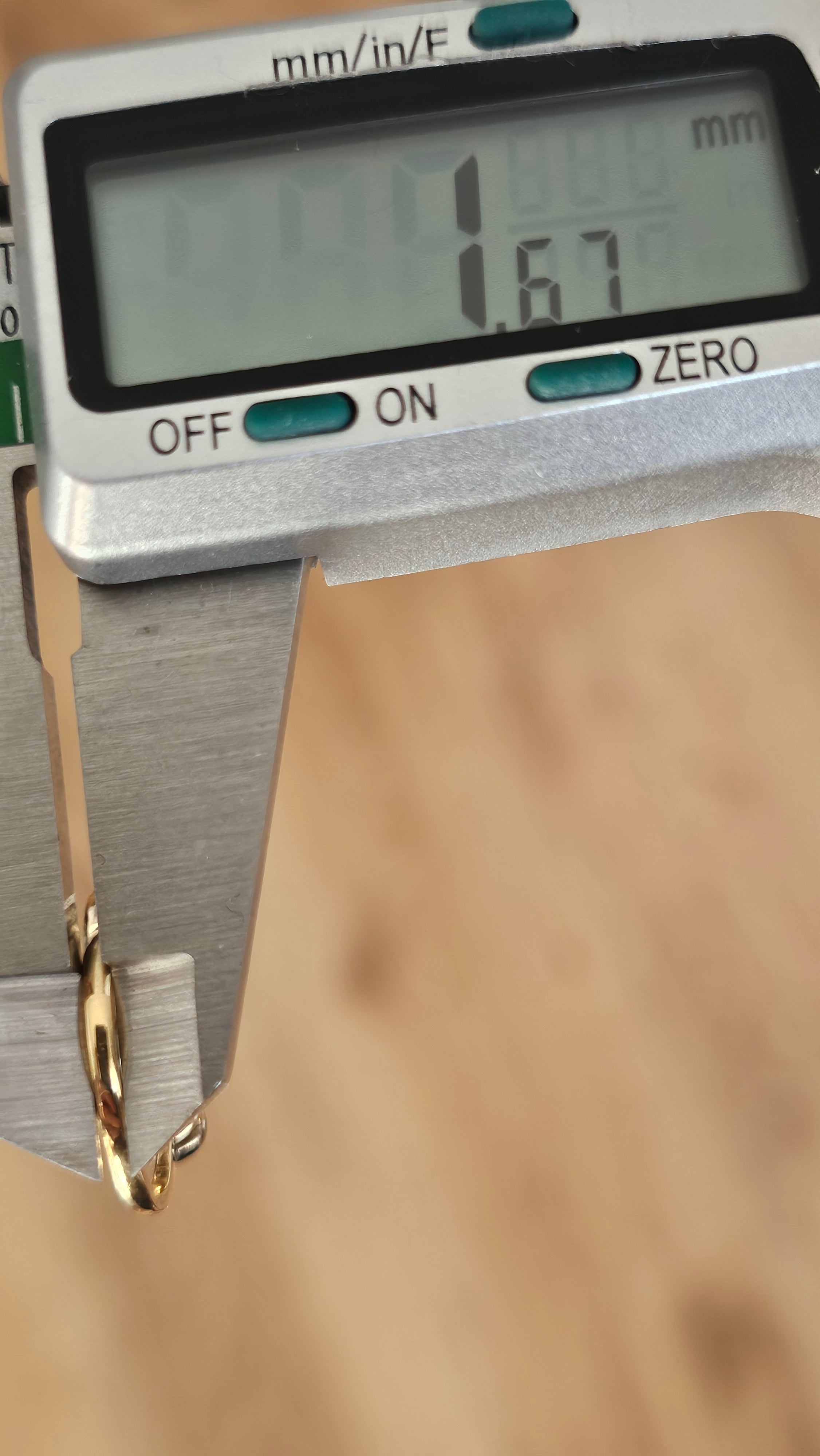 Pre-Loved 18K Yellow Gold Natural Aquamarine (1.25ct) & Diamond Trilogy Ring - Size UK N (2.65g) - WGI Certified