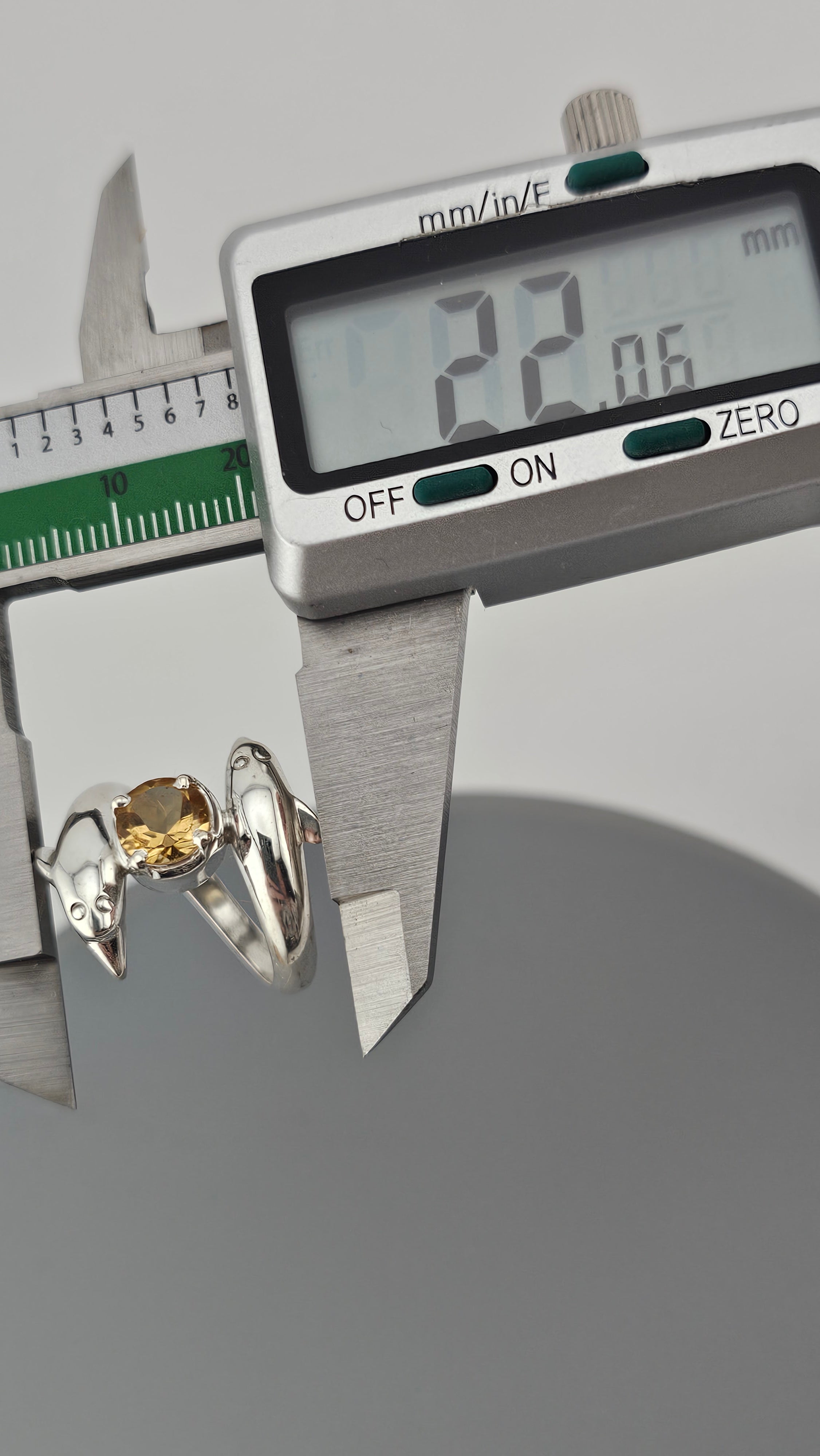 Vintage 925 Sterling Silver Dolphin Bypass Ring with Citrine - Size O 1/2 (US 7.5)