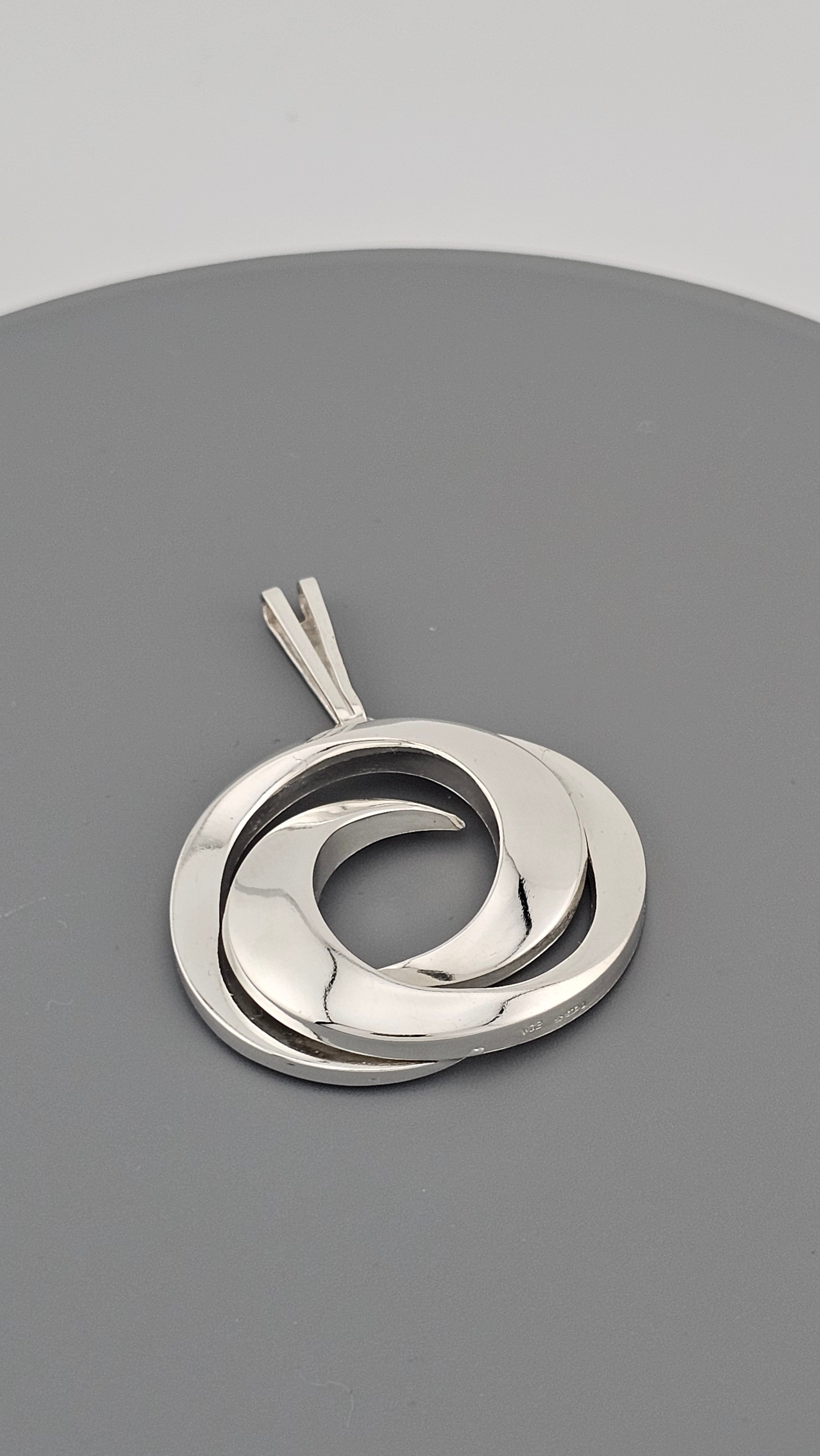 Pre-Owned Vintage 925 Sterling Silver Abstract Pendant