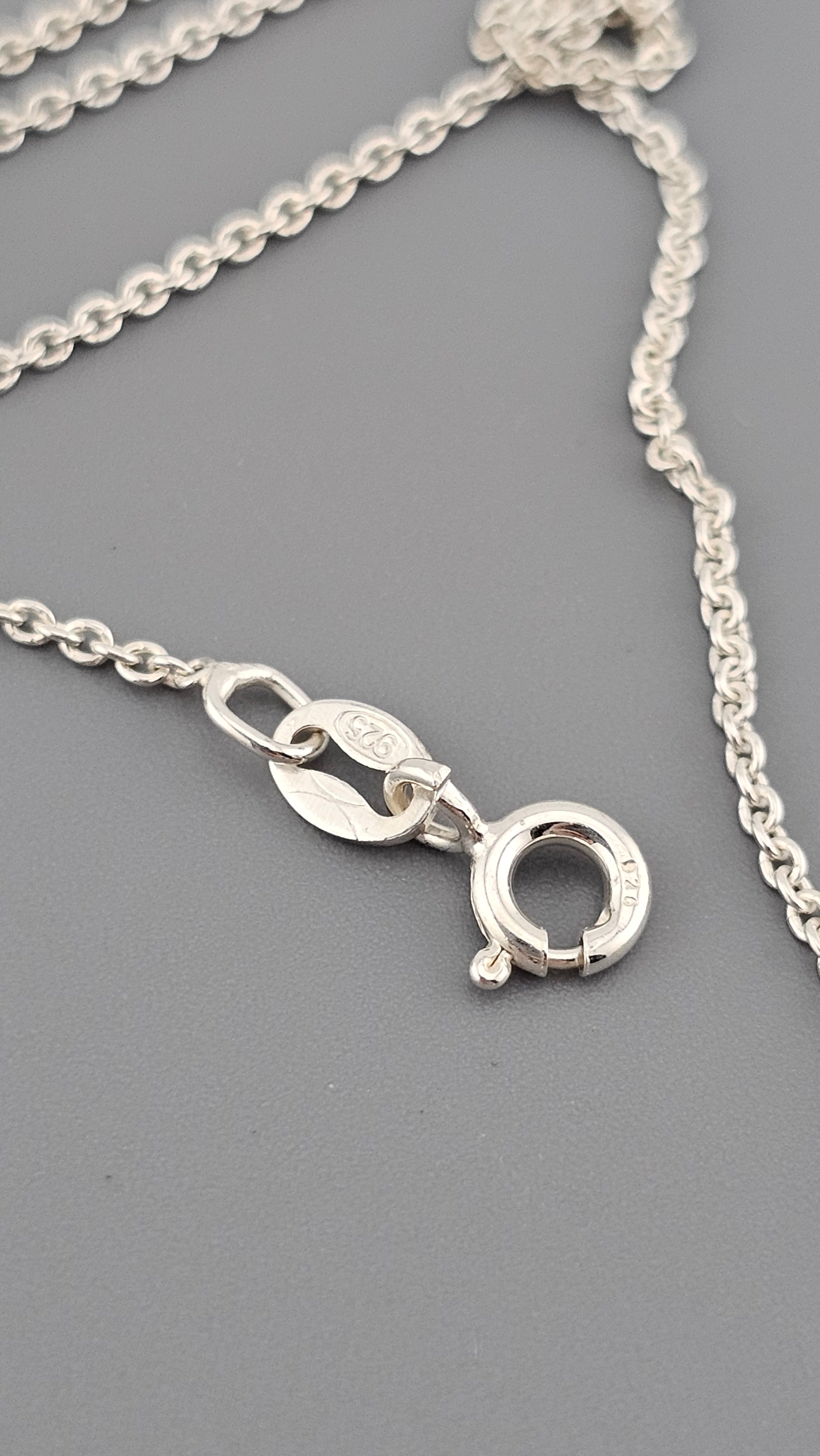 Pre-owned 925 Sterling Silver Puffy Heart Locket Pendant on Chain