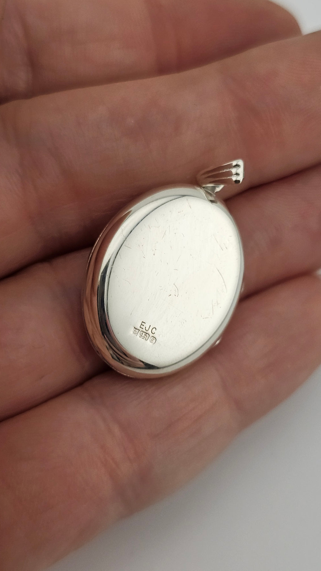 Vintage 1979 Sterling Silver Textured Floral Locket Pendant