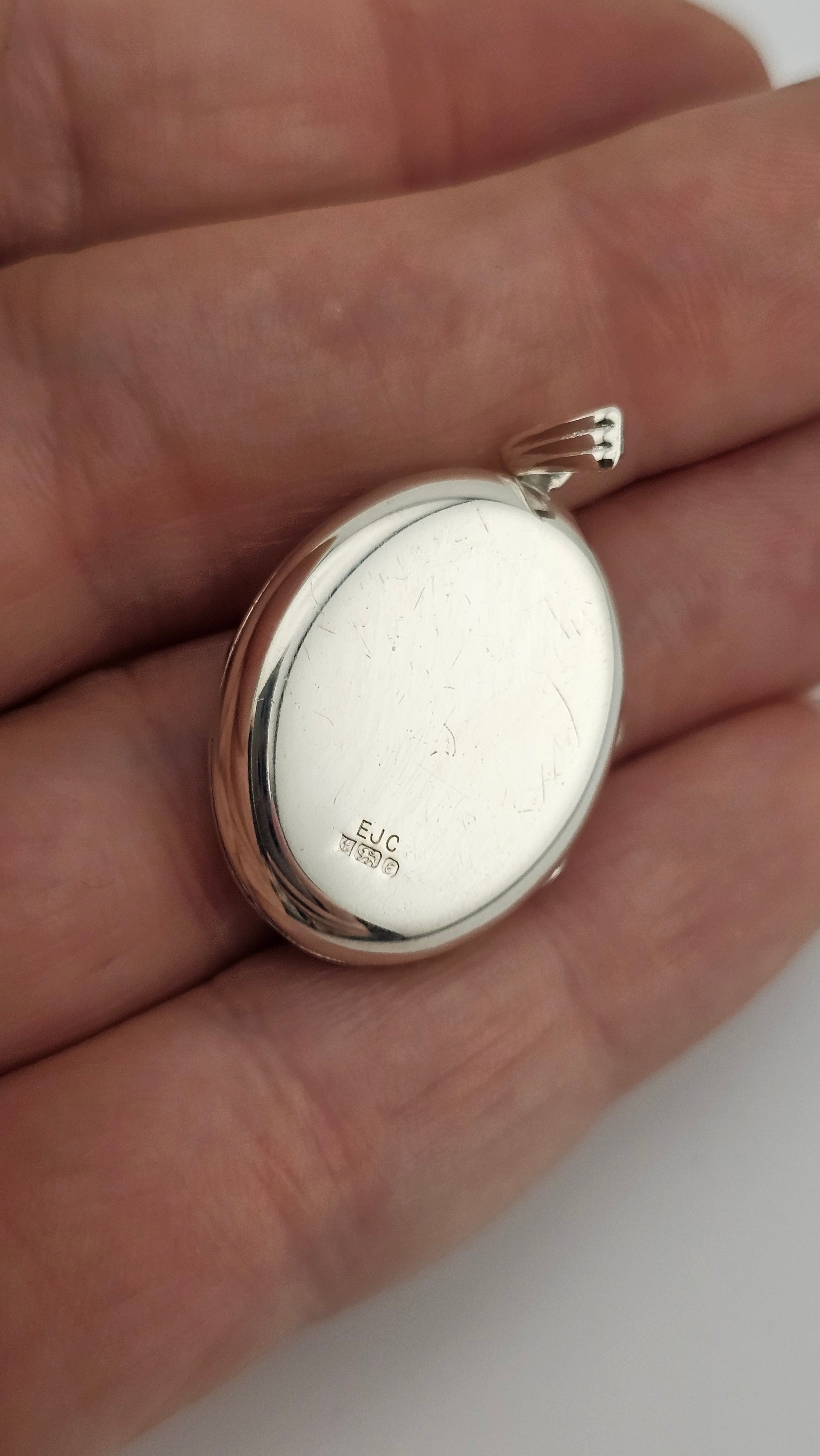 Vintage 1979 Sterling Silver Textured Floral Locket Pendant