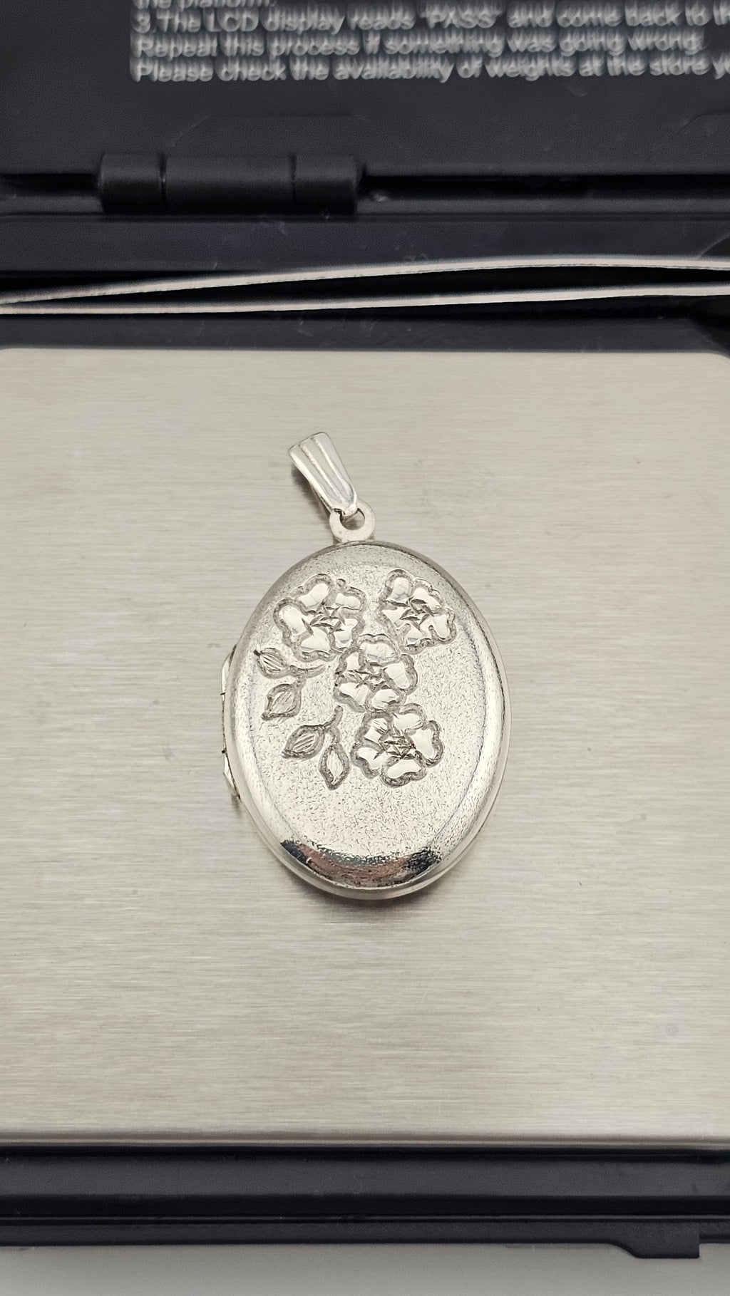 Vintage 1979 Sterling Silver Textured Floral Locket Pendant