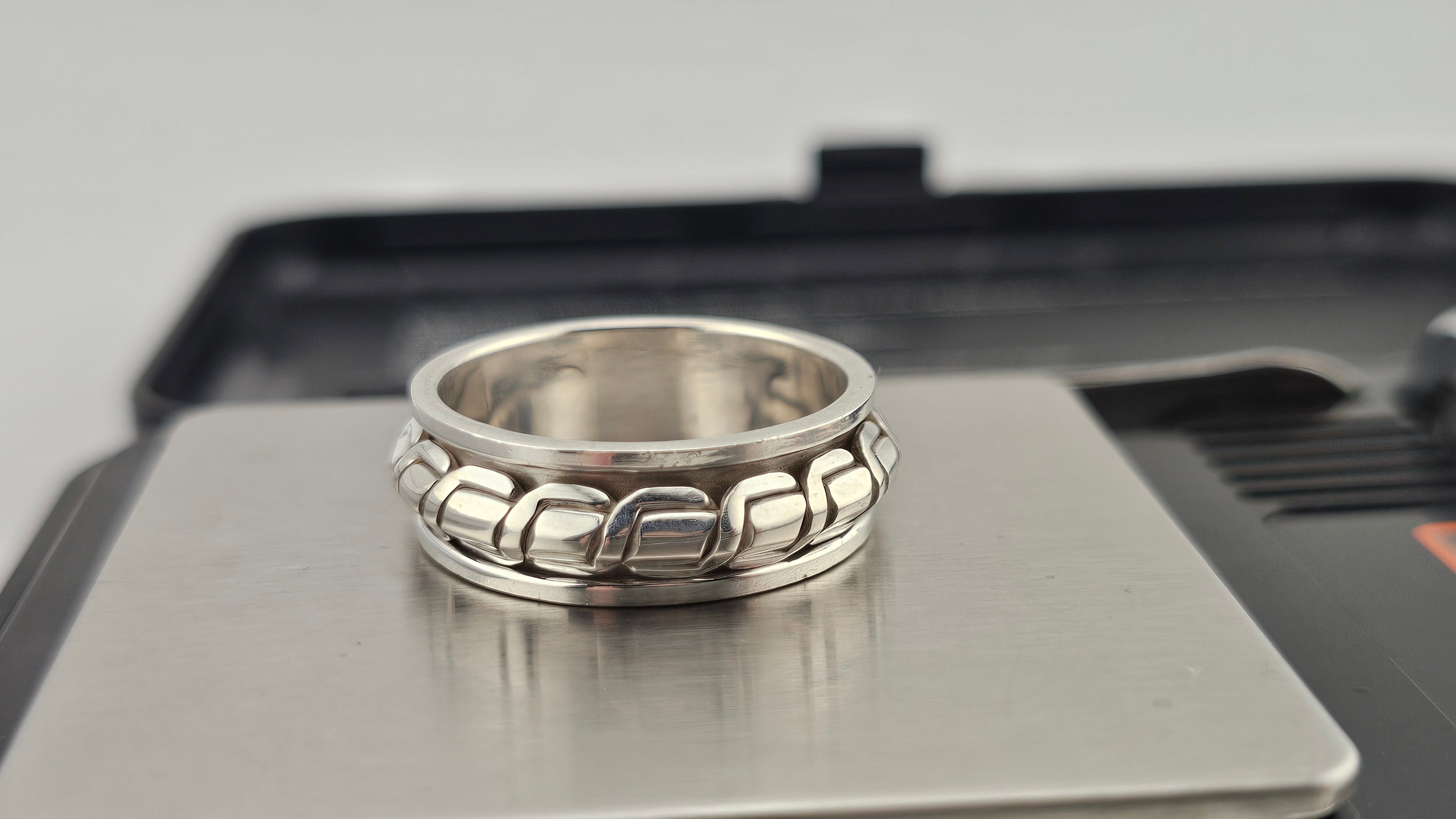 925 Sterling Silver Spinner Ring | Size UK X 1/2 (US 12) | 9.21g | 8.28mm Wide