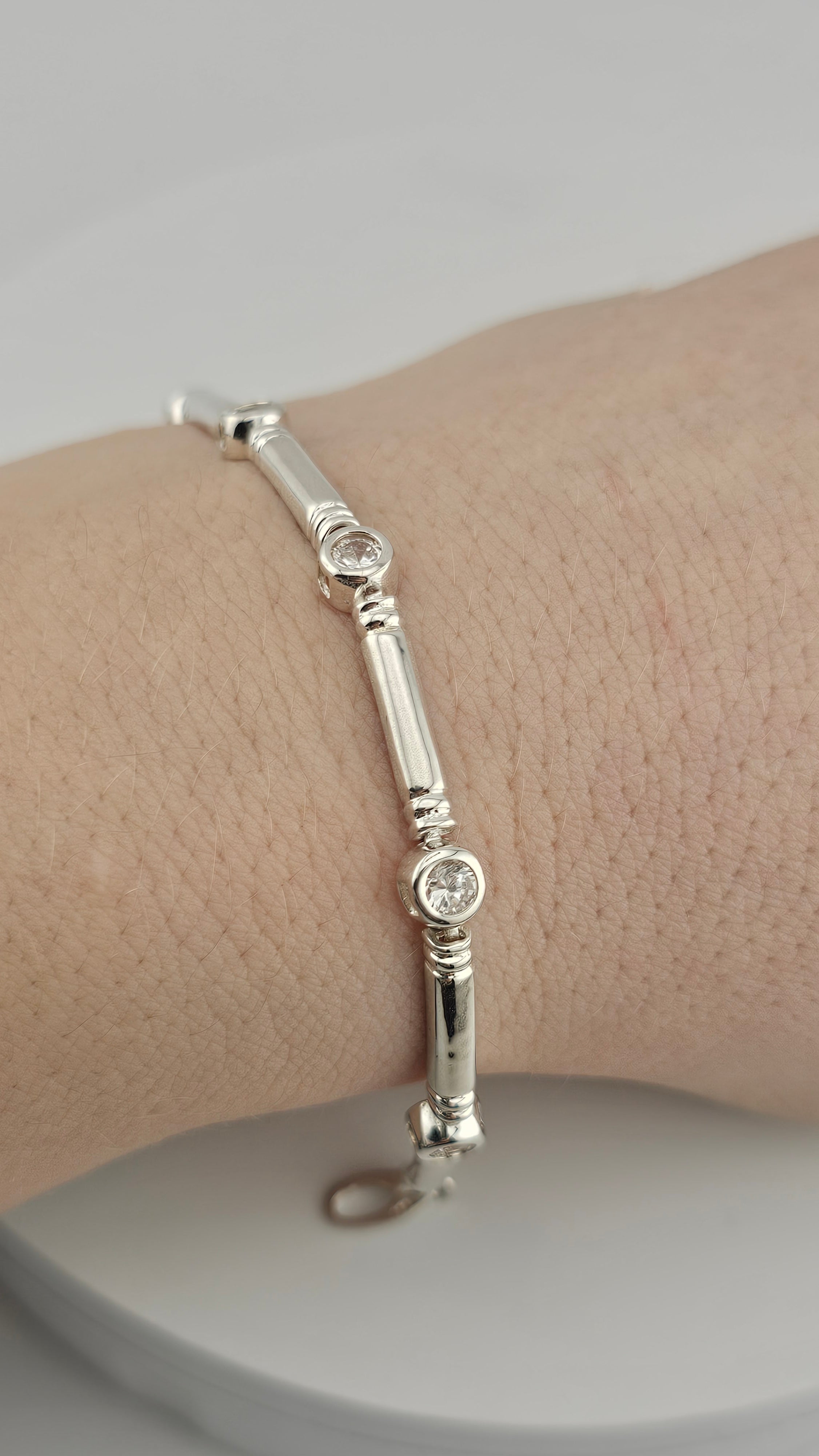 925 Sterling Silver Bar & Bezel Cubic Zirconia Bracelet - 18.5cm (8.23g)