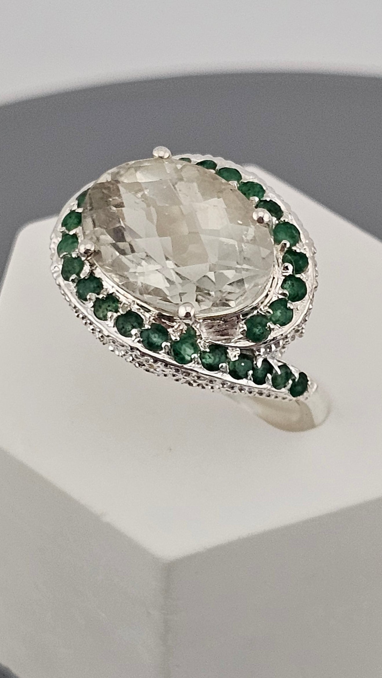 Stunning 925 Sterling Silver Green Amethyst & Emerald Statement Ring