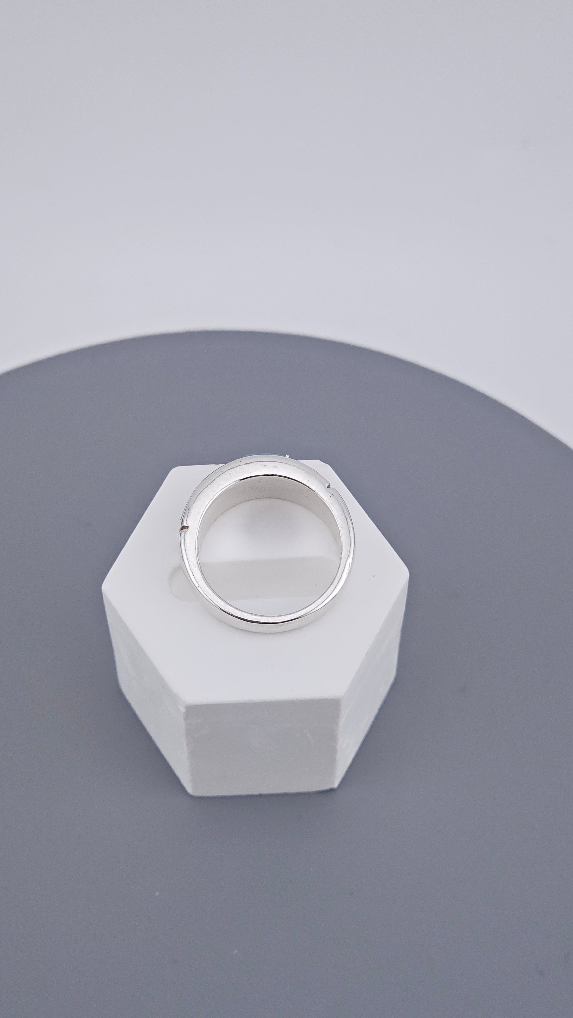 Vibrant 925 Sterling Silver Opal Inlay Band Ring