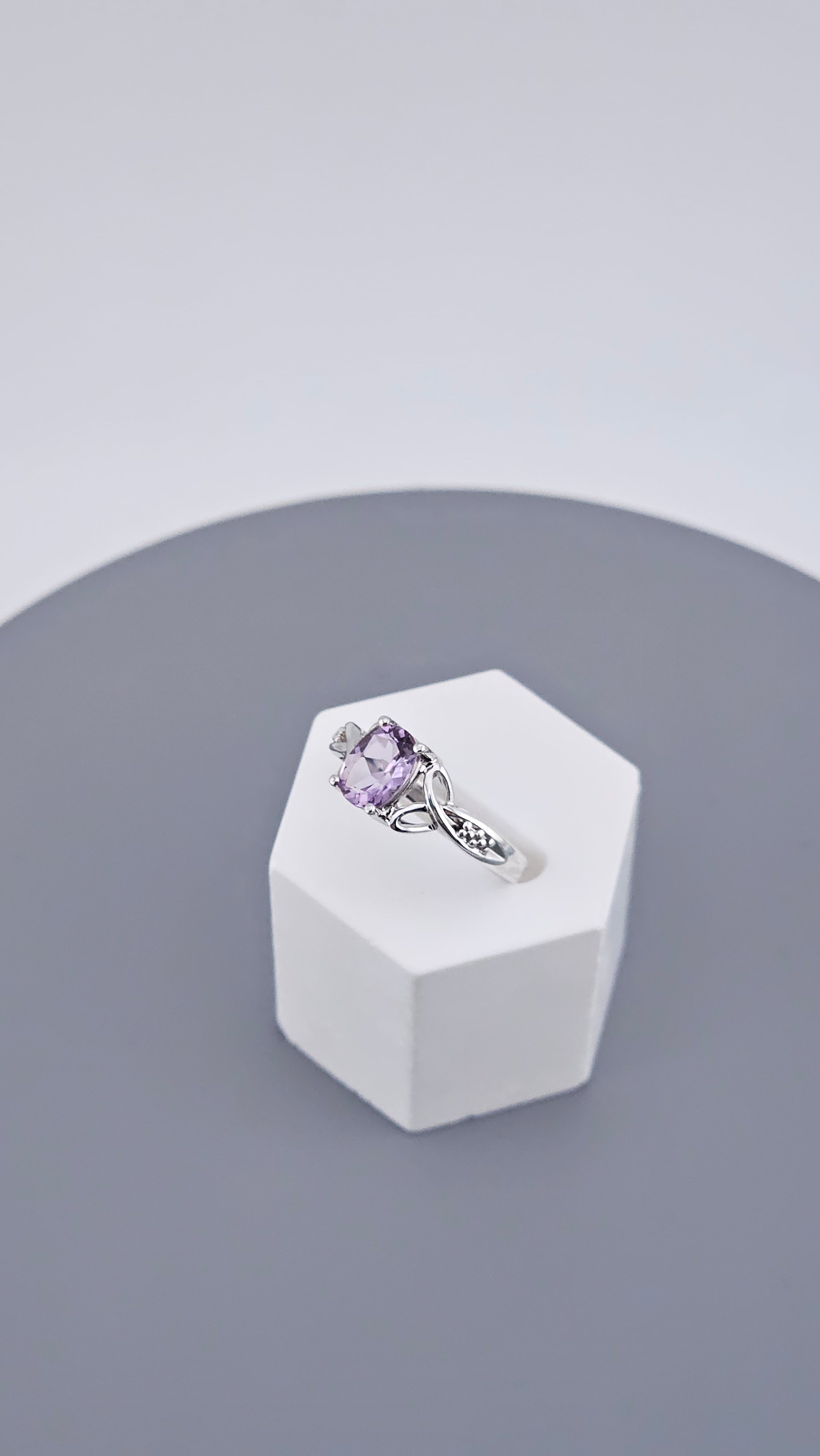 Oval Amethyst Celtic Knot Ring in 925 Sterling Silver