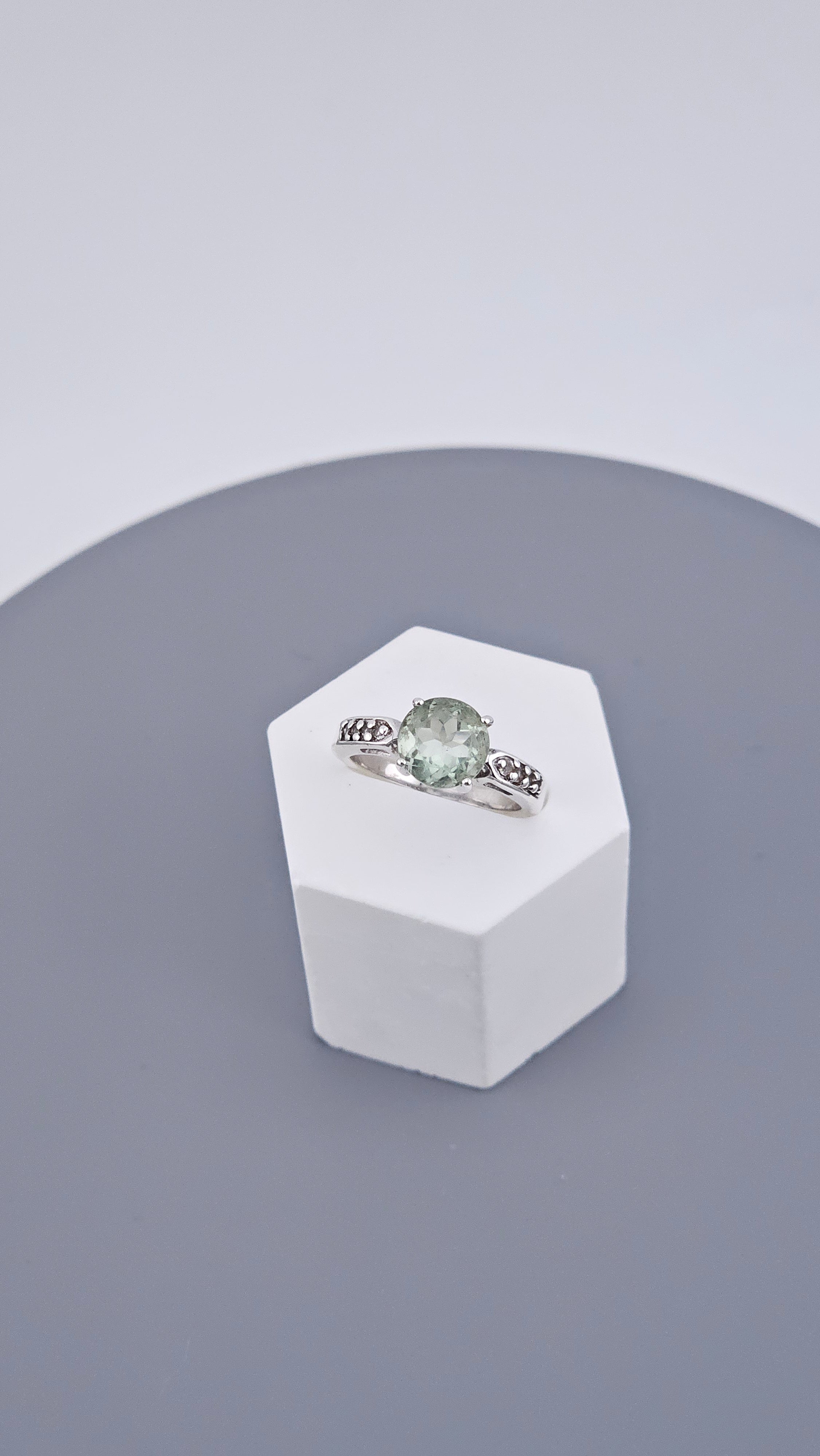 Round Green Amethyst & Zirconia Shouldered Ring in 925 Silver