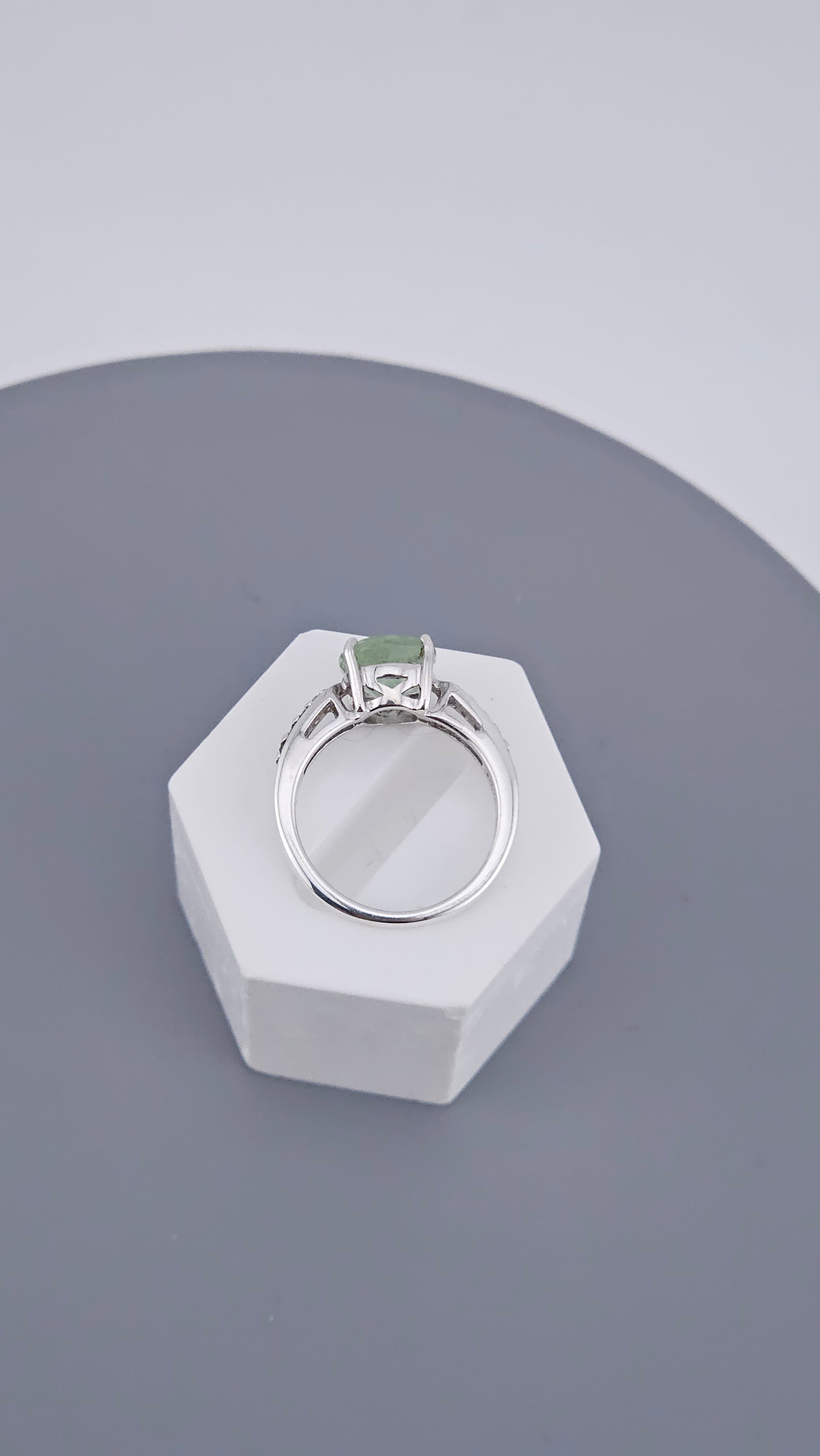 Round Green Amethyst & Zirconia Shouldered Ring in 925 Silver
