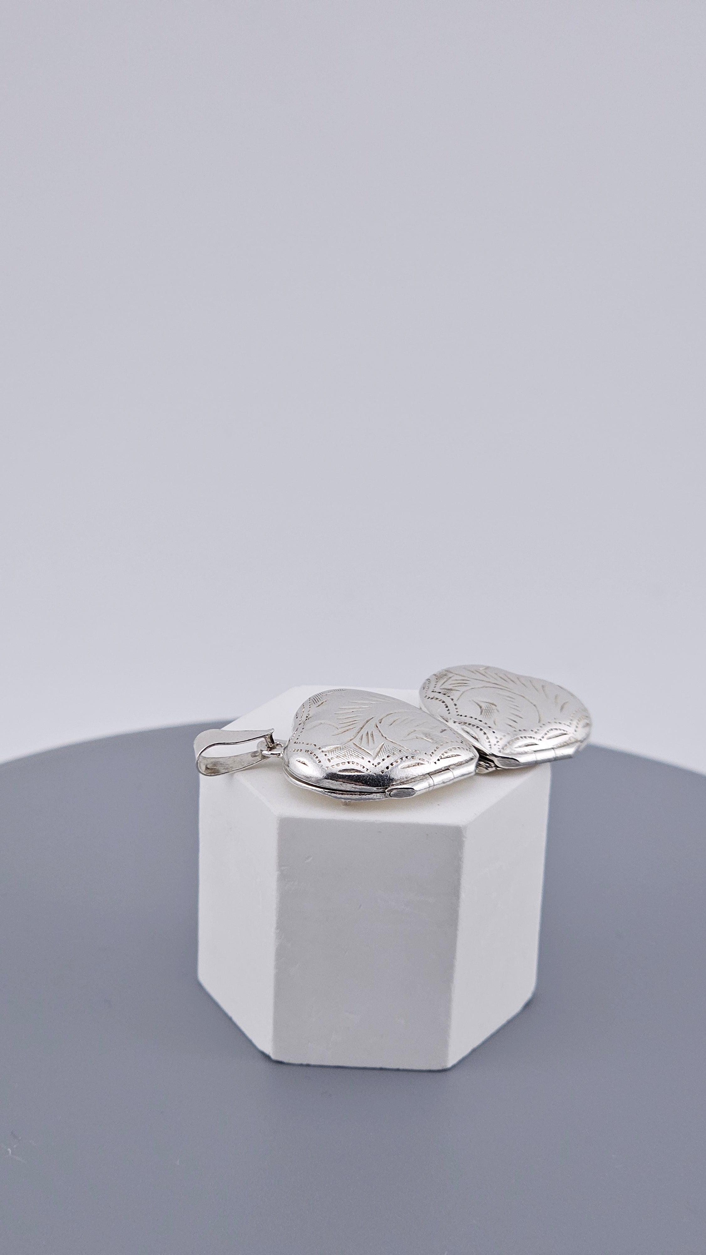 Vintage 925 Sterling Silver Four-Window Heart Locket