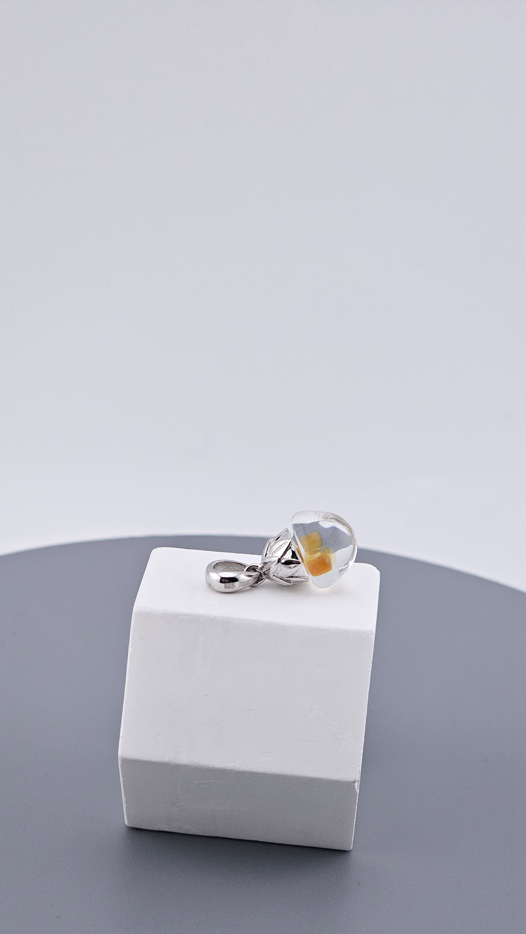 Unique 925 Sterling Silver Encapsulated "Jellyfish" Floating Gemstone Pendant