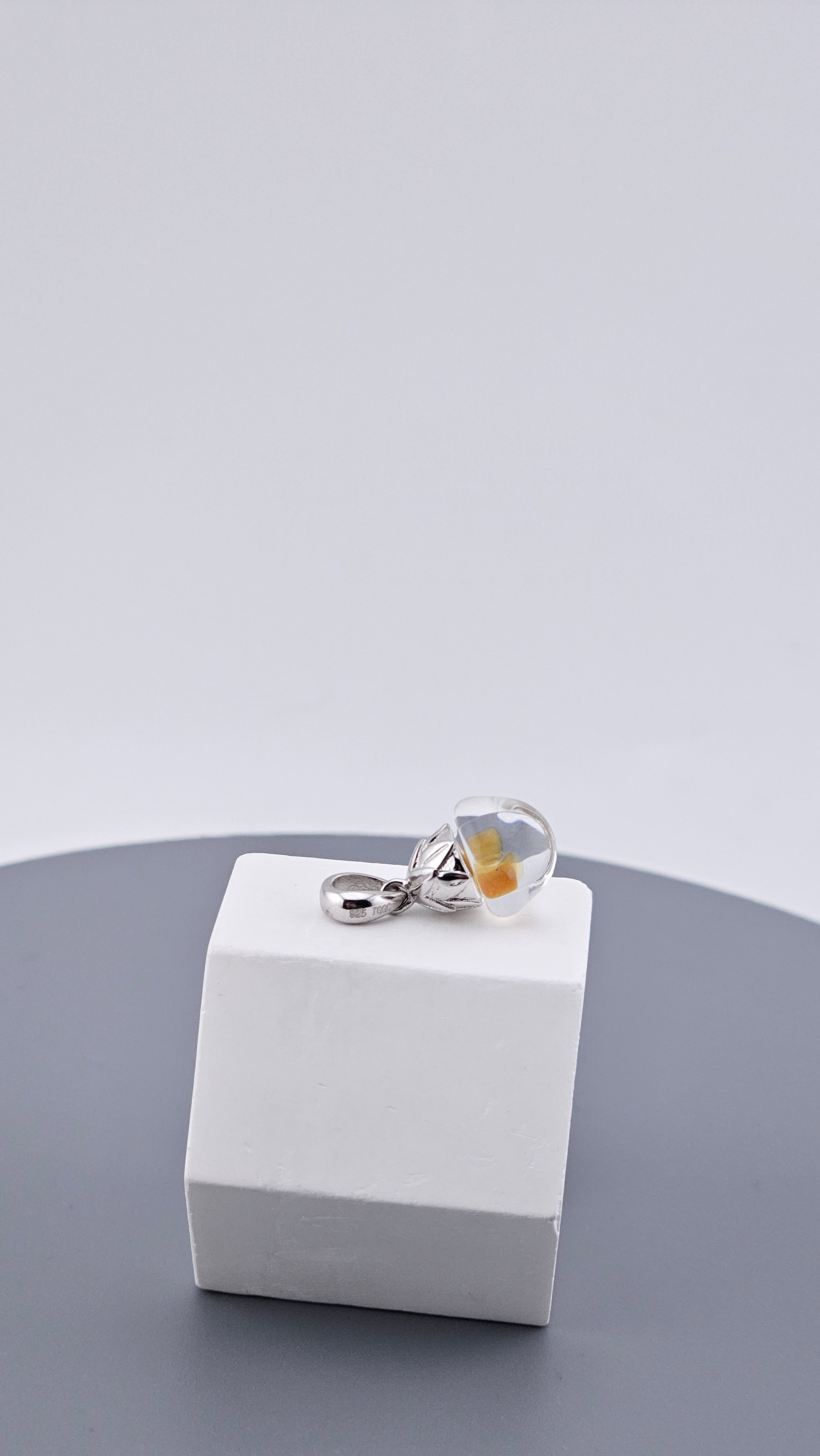 Unique 925 Sterling Silver Encapsulated "Jellyfish" Floating Gemstone Pendant