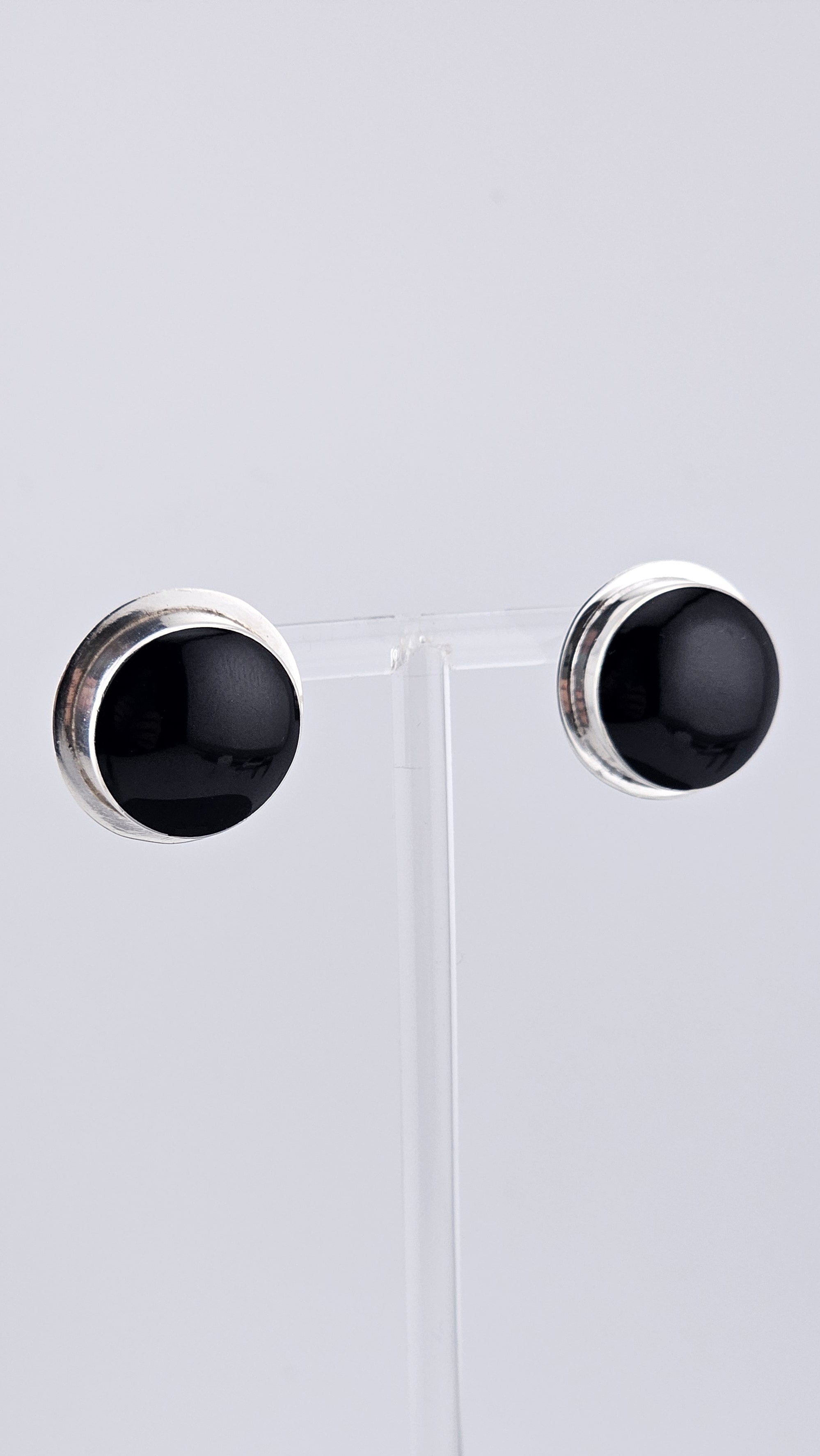Bold Round Black Onyx 925 Sterling Silver Bezel-Set Stud Earrings