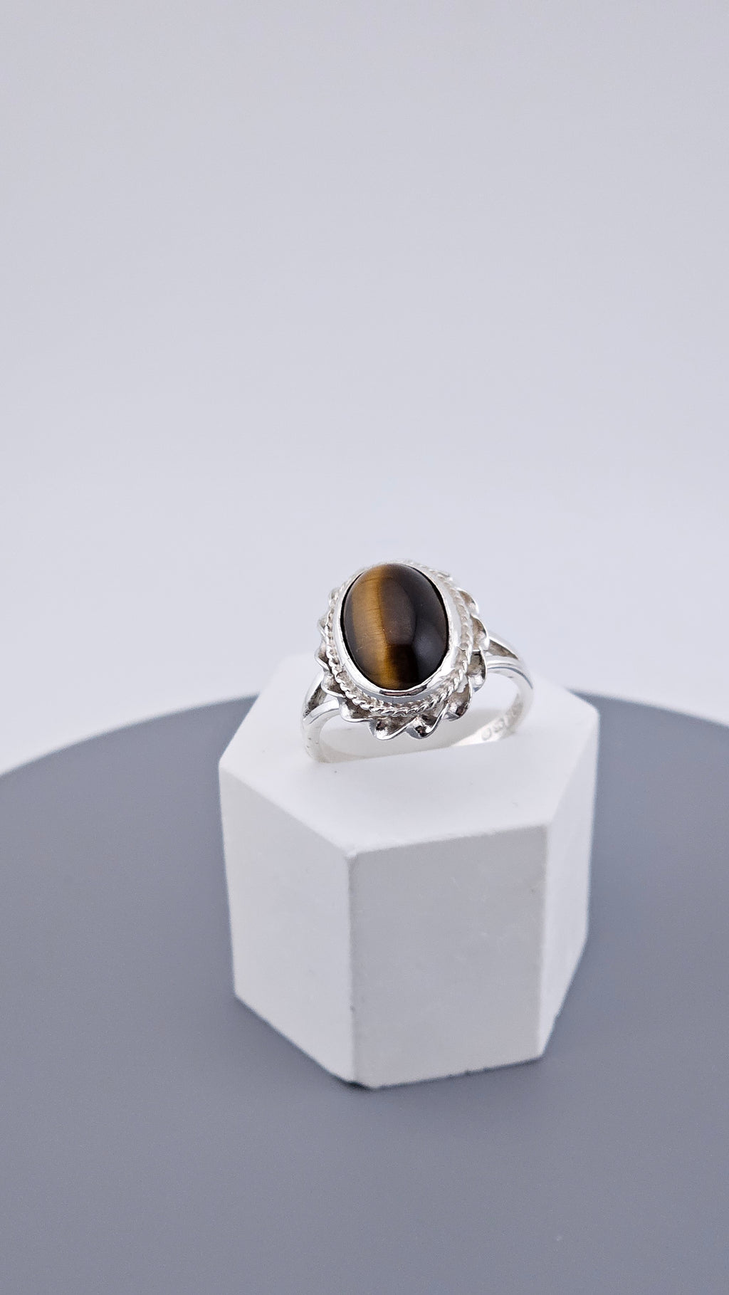 Vintage Sterling Silver Tiger's Eye Statement Ring (1978)