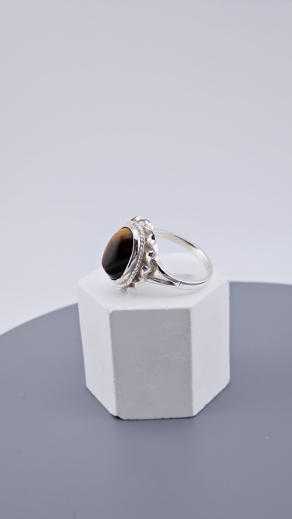 Vintage Sterling Silver Tiger's Eye Statement Ring (1978)