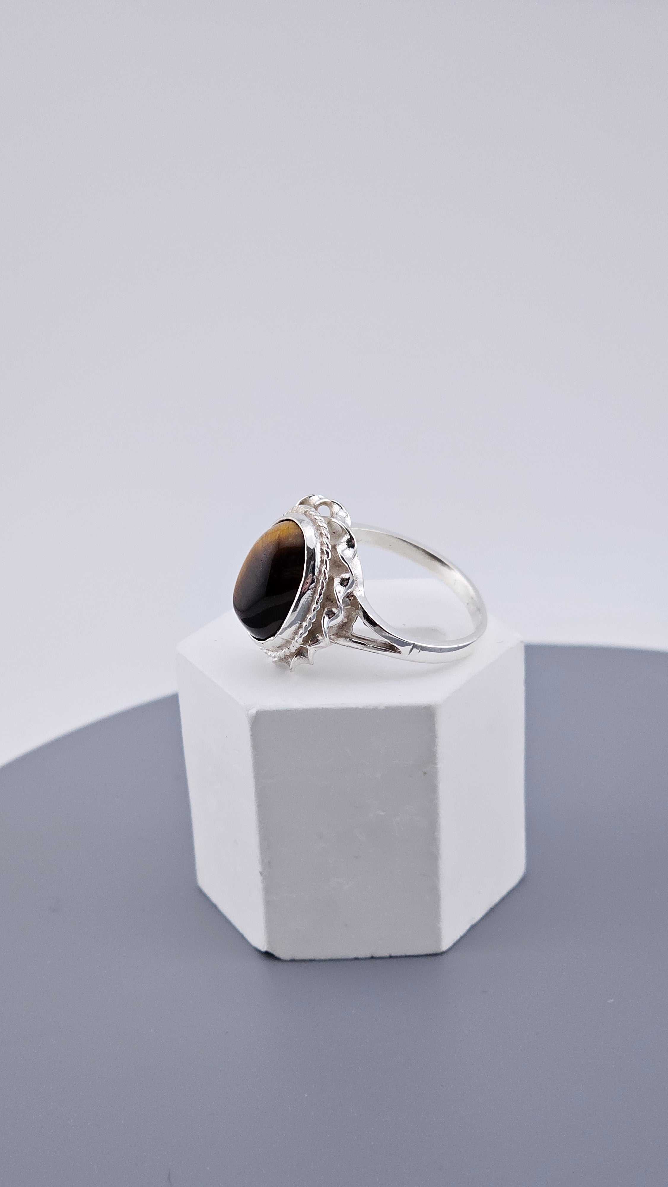 Vintage Sterling Silver Tiger's Eye Statement Ring (1978)