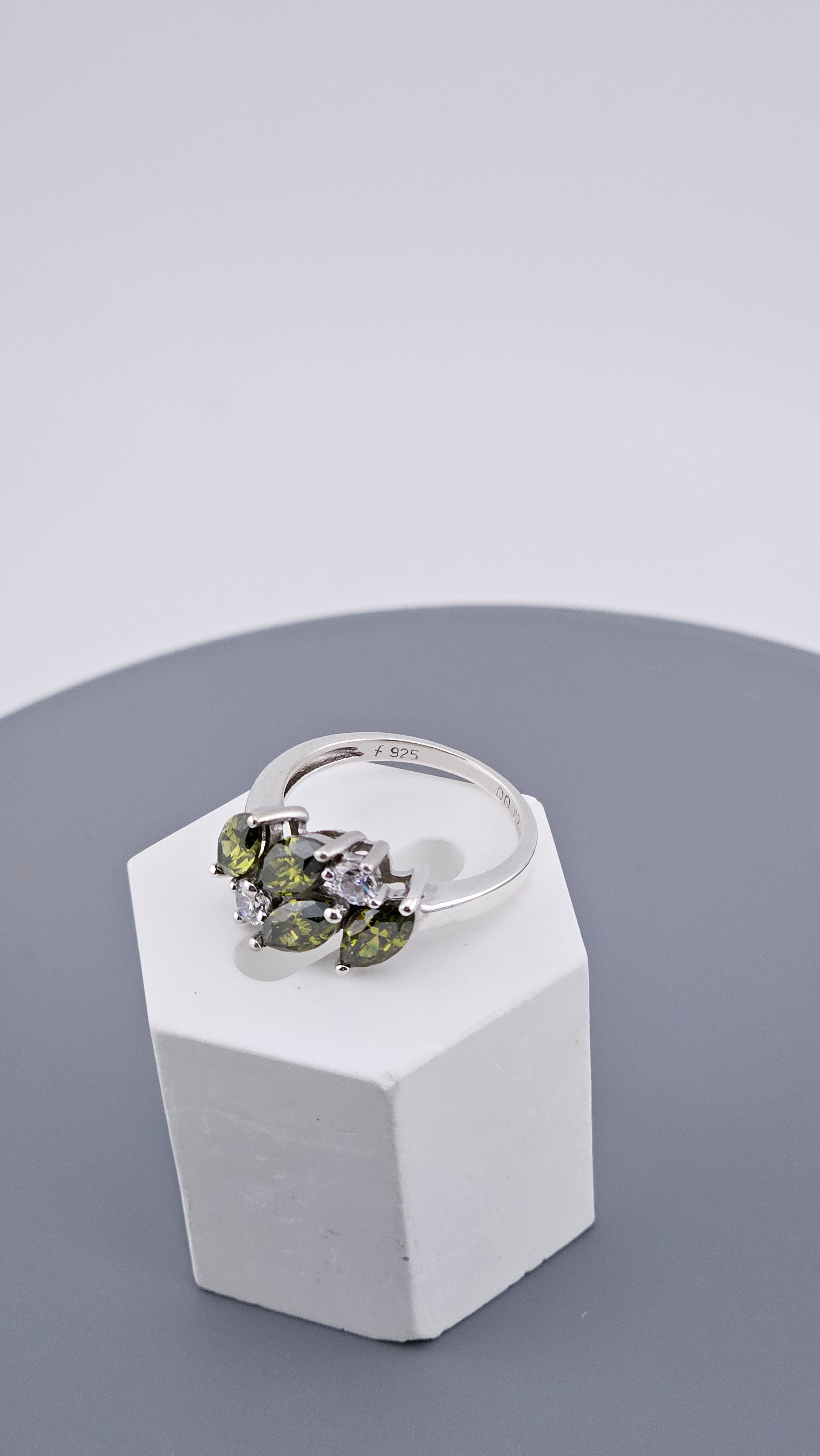 Sparkling Nature-Inspired Green & Clear DQCZ Cluster Ring | Sterling Silver | Size O