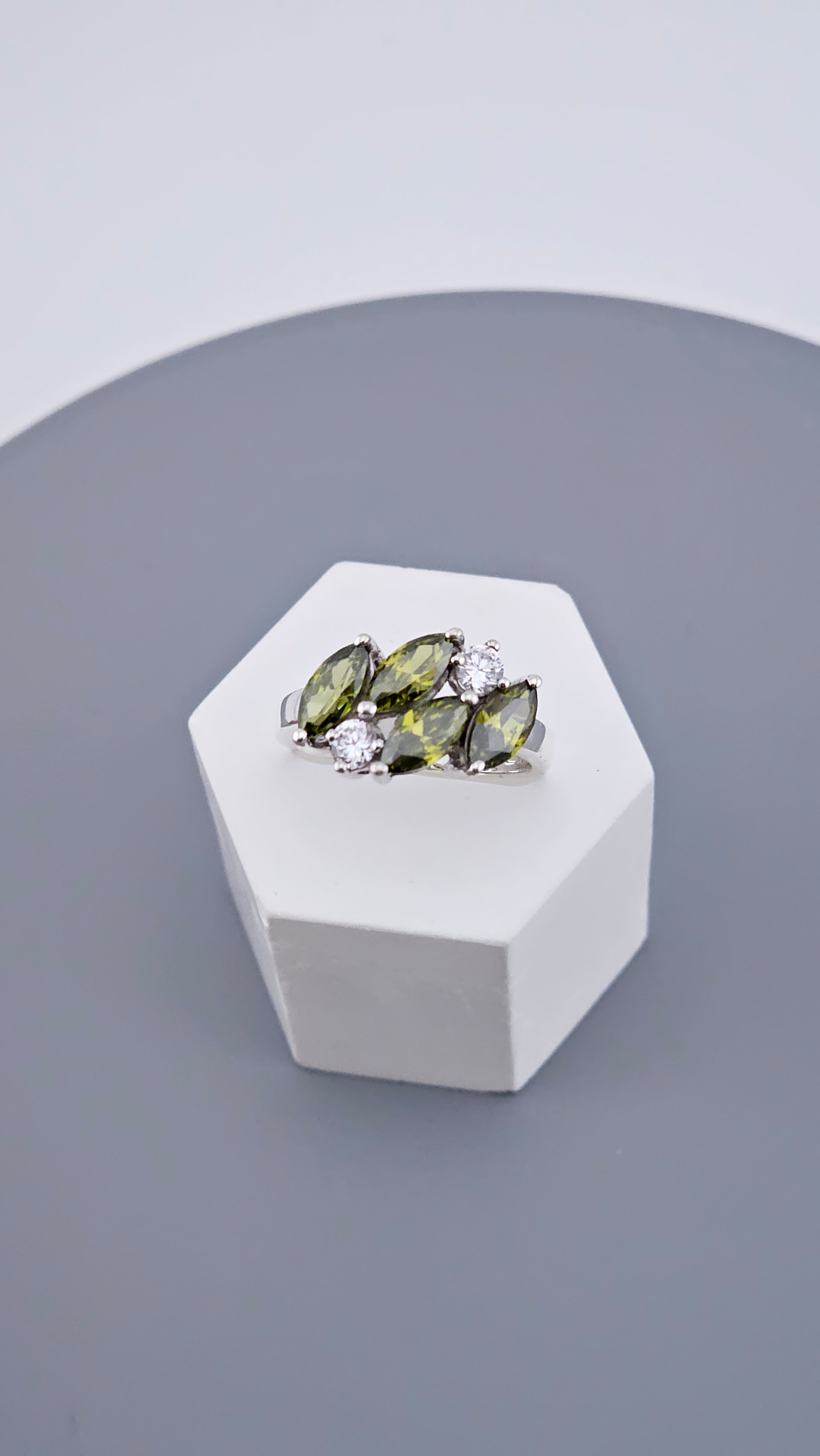 Sparkling Nature-Inspired Green & Clear DQCZ Cluster Ring | Sterling Silver | Size O