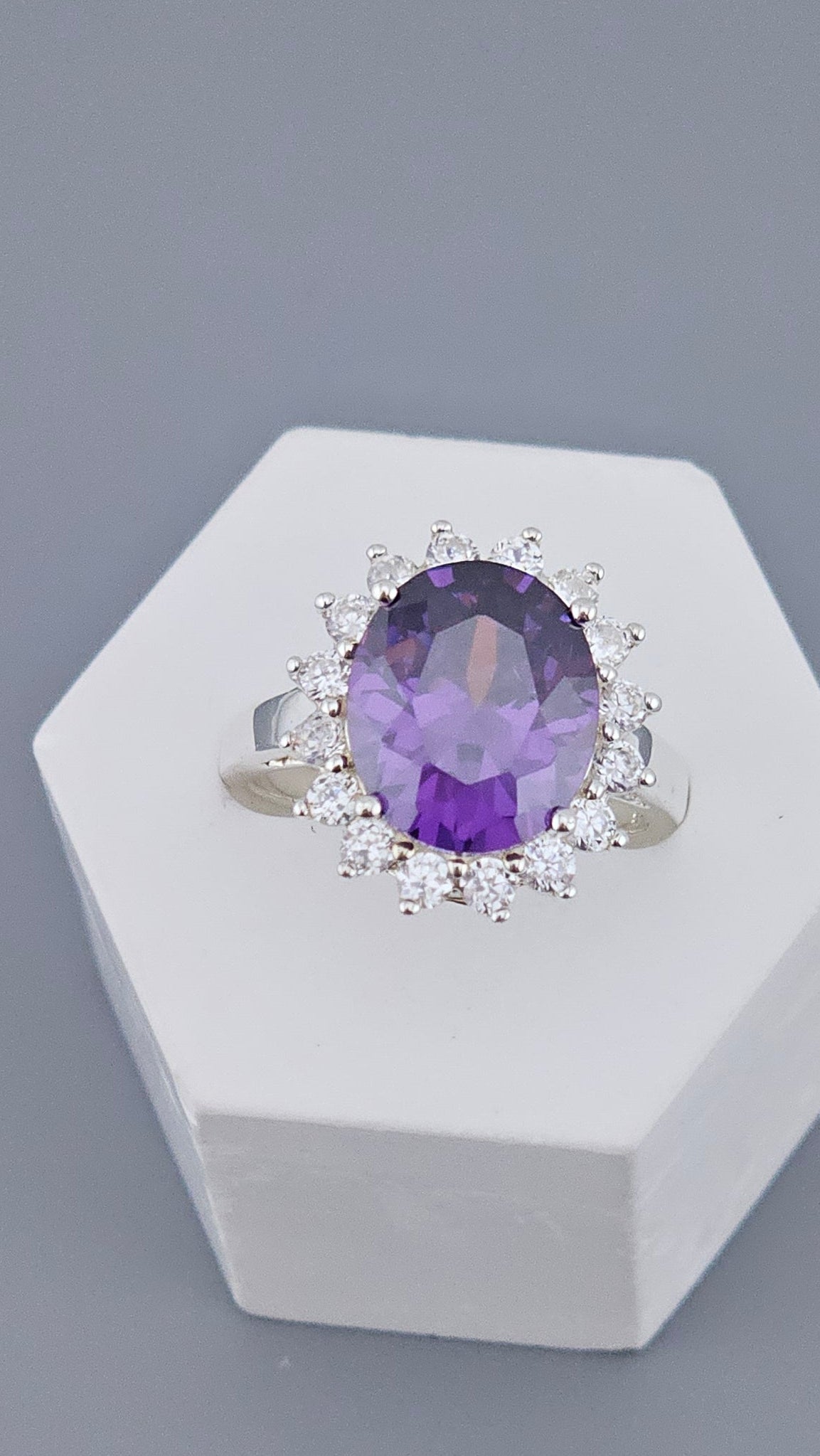 Elegant 925 Sterling Silver Purple and Clear Cubic Zirconia Cluster Ring