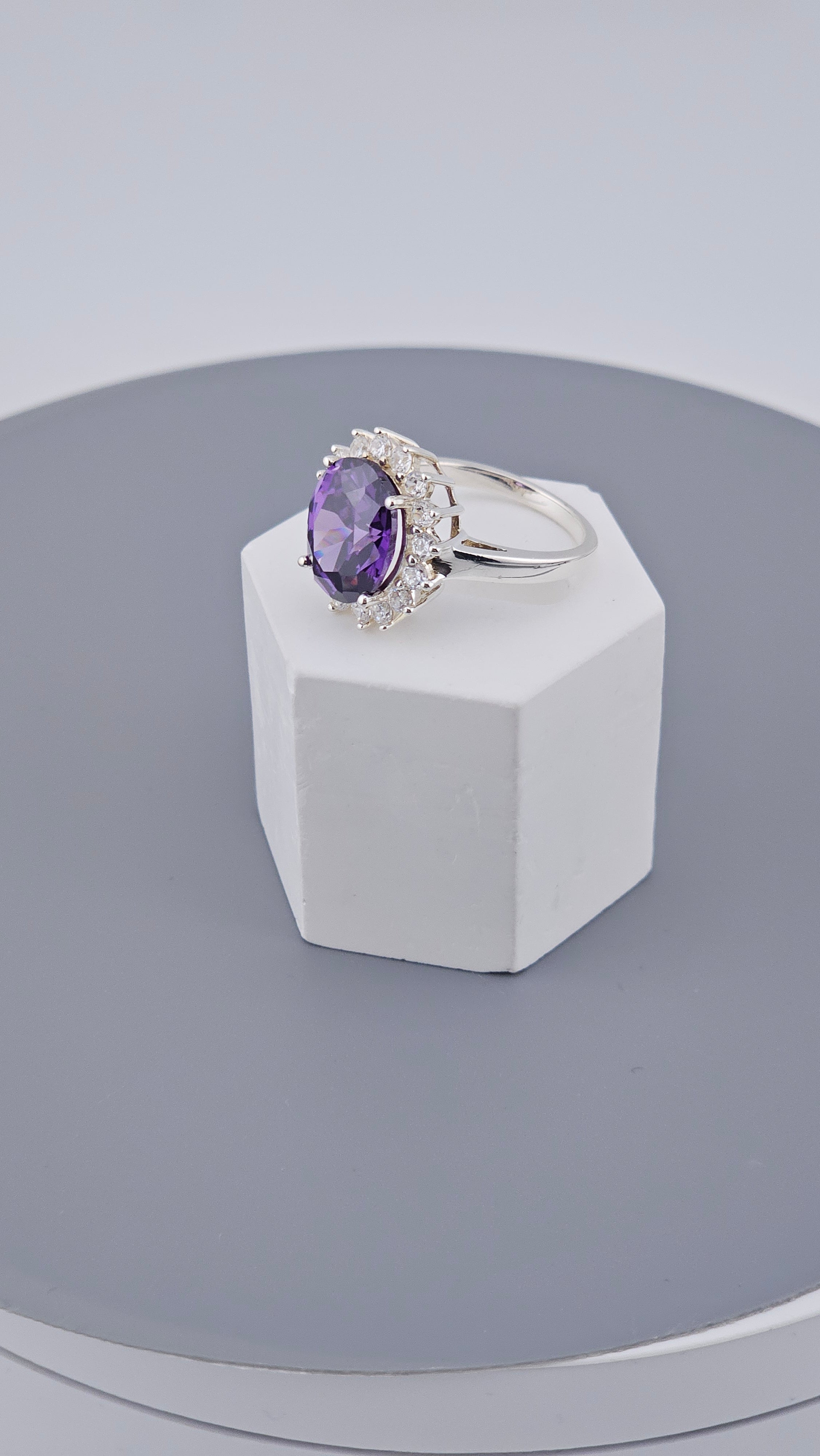 Elegant 925 Sterling Silver Purple and Clear Cubic Zirconia Cluster Ring