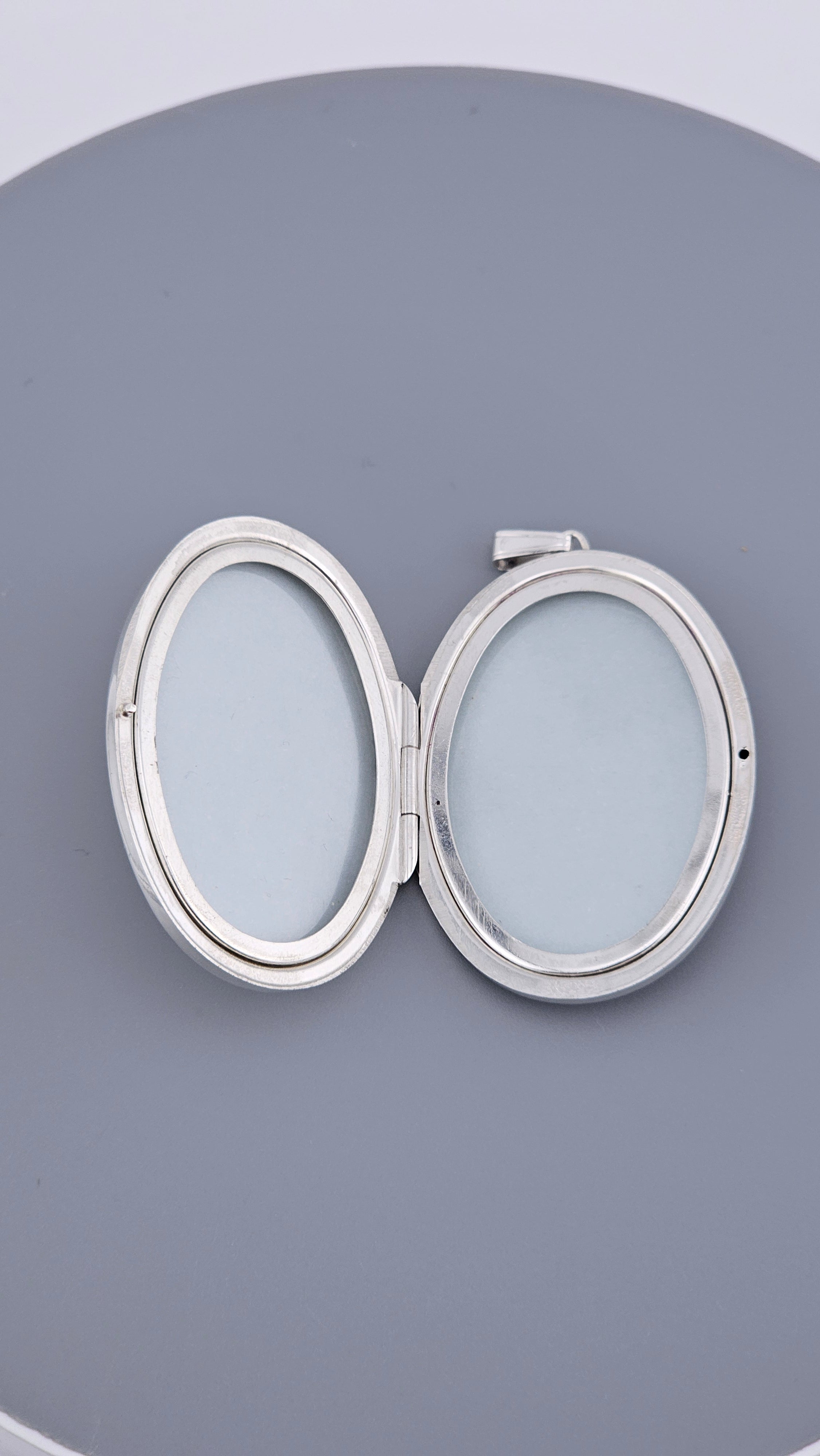 Substantial Large 925 Sterling Silver Oval Locket Pendant – 12.75g Vintage Keepsake