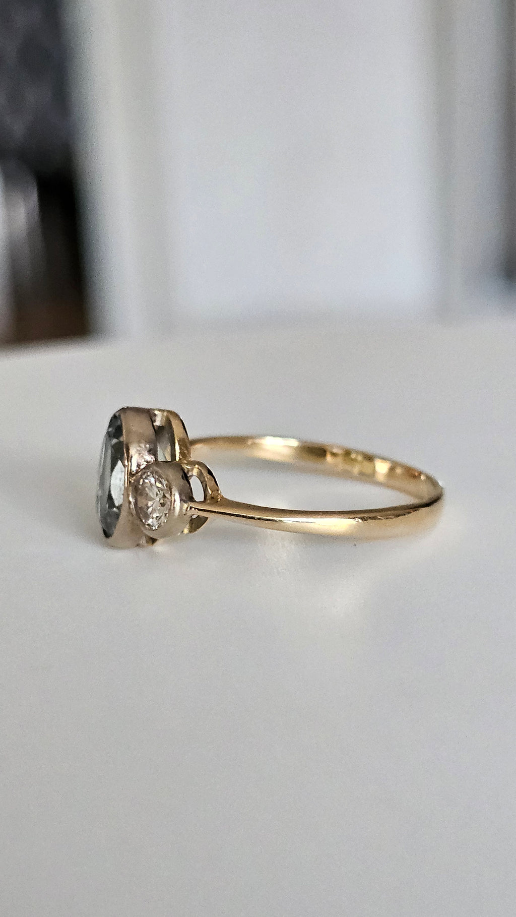 Pre-Loved 18K Yellow Gold Natural Aquamarine (1.25ct) & Diamond Trilogy Ring - Size UK N (2.65g) - WGI Certified