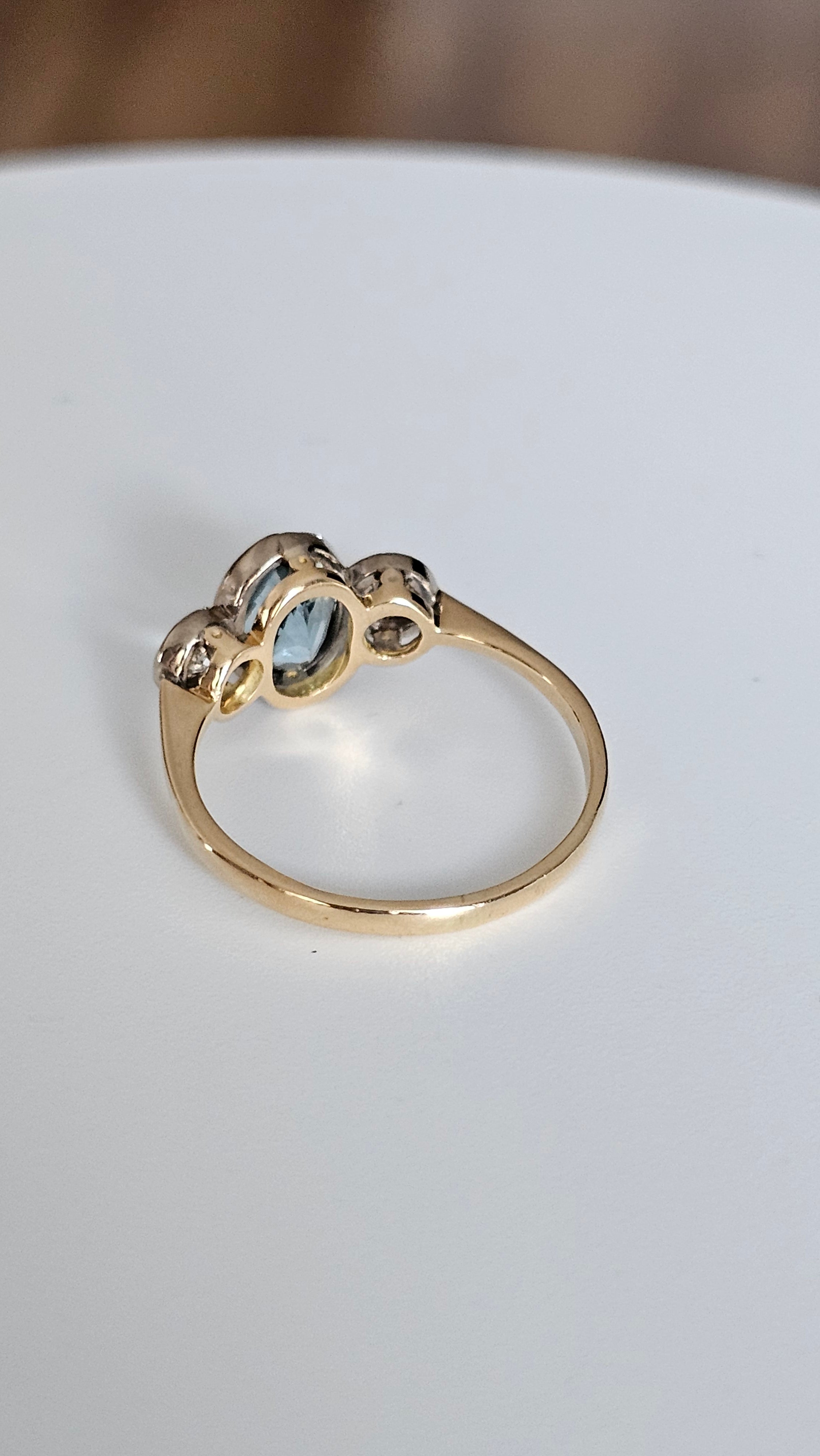 Pre-Loved 18K Yellow Gold Natural Aquamarine (1.25ct) & Diamond Trilogy Ring - Size UK N (2.65g) - WGI Certified